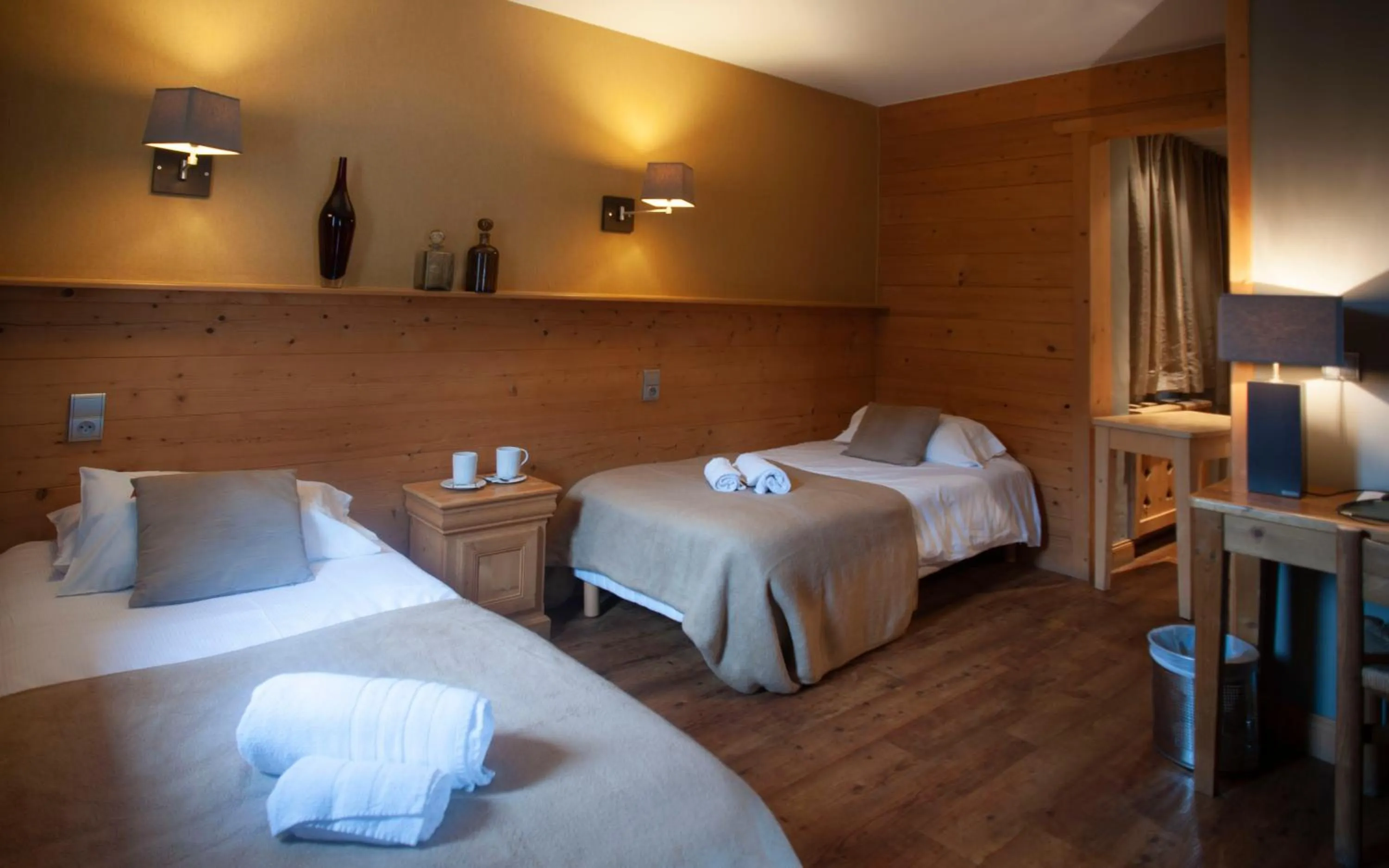 Bed in Hotel Le Monal