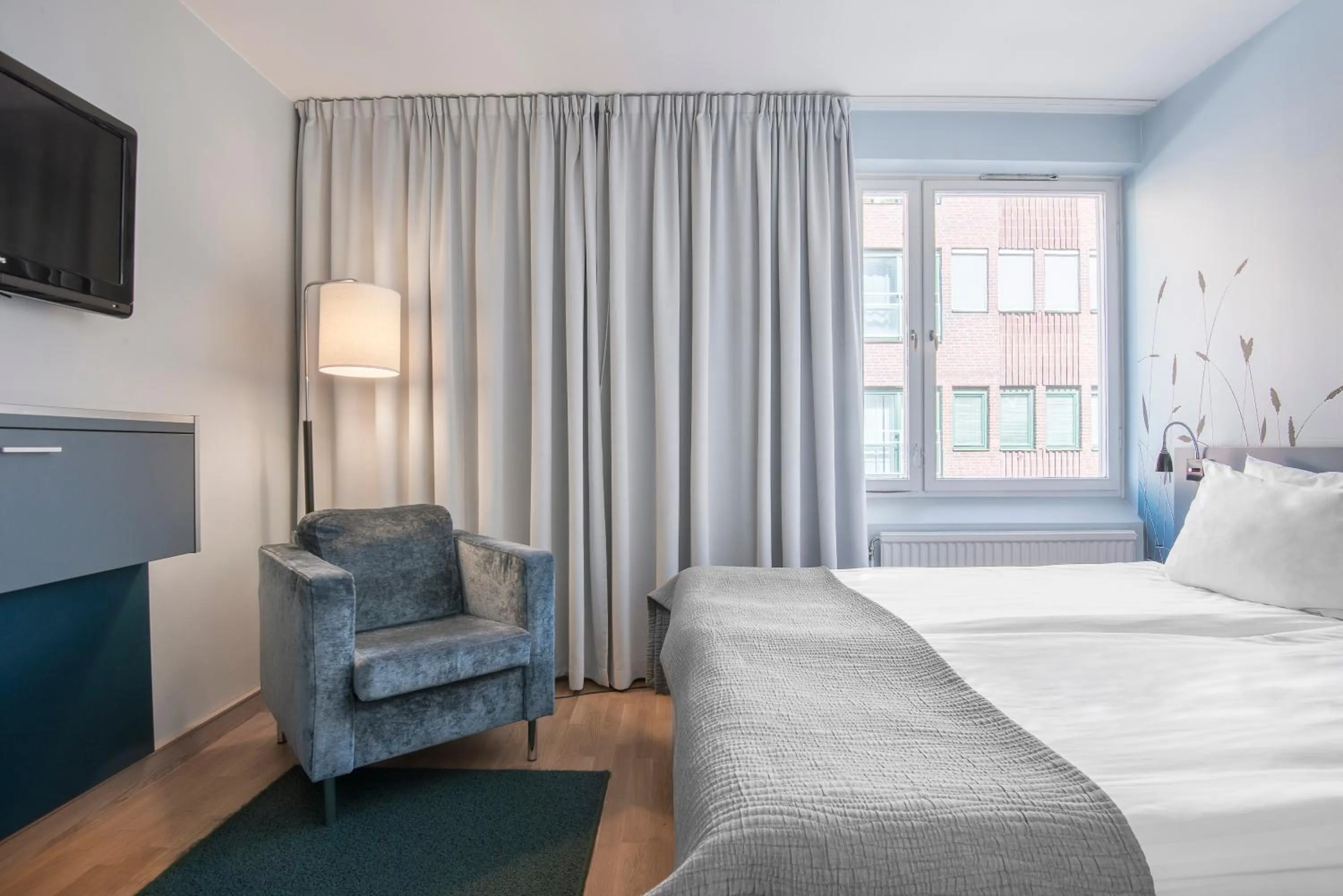 Bedroom, Bed in Quality Hotel Grand Kristianstad