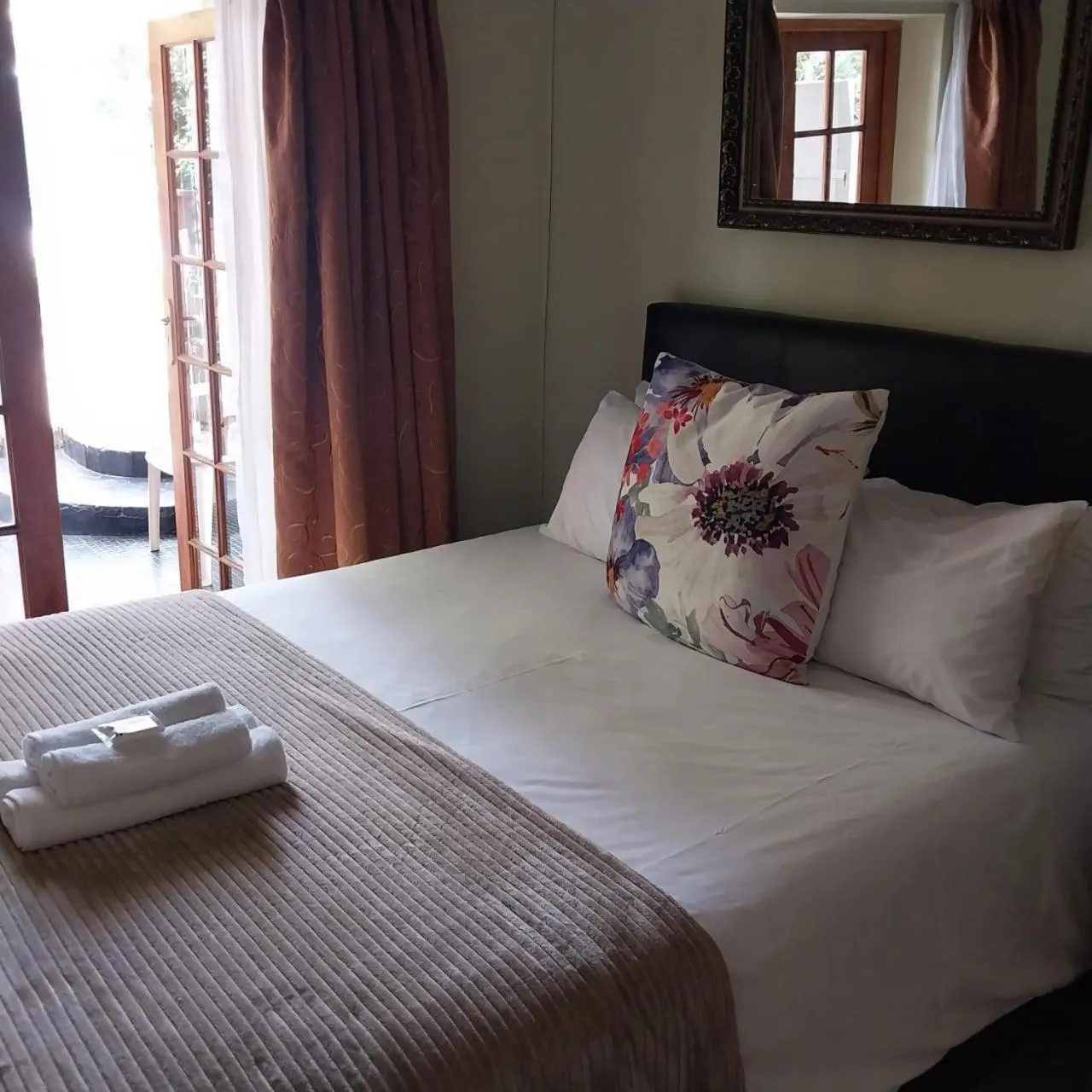 Bed in Convent Hill Lodge