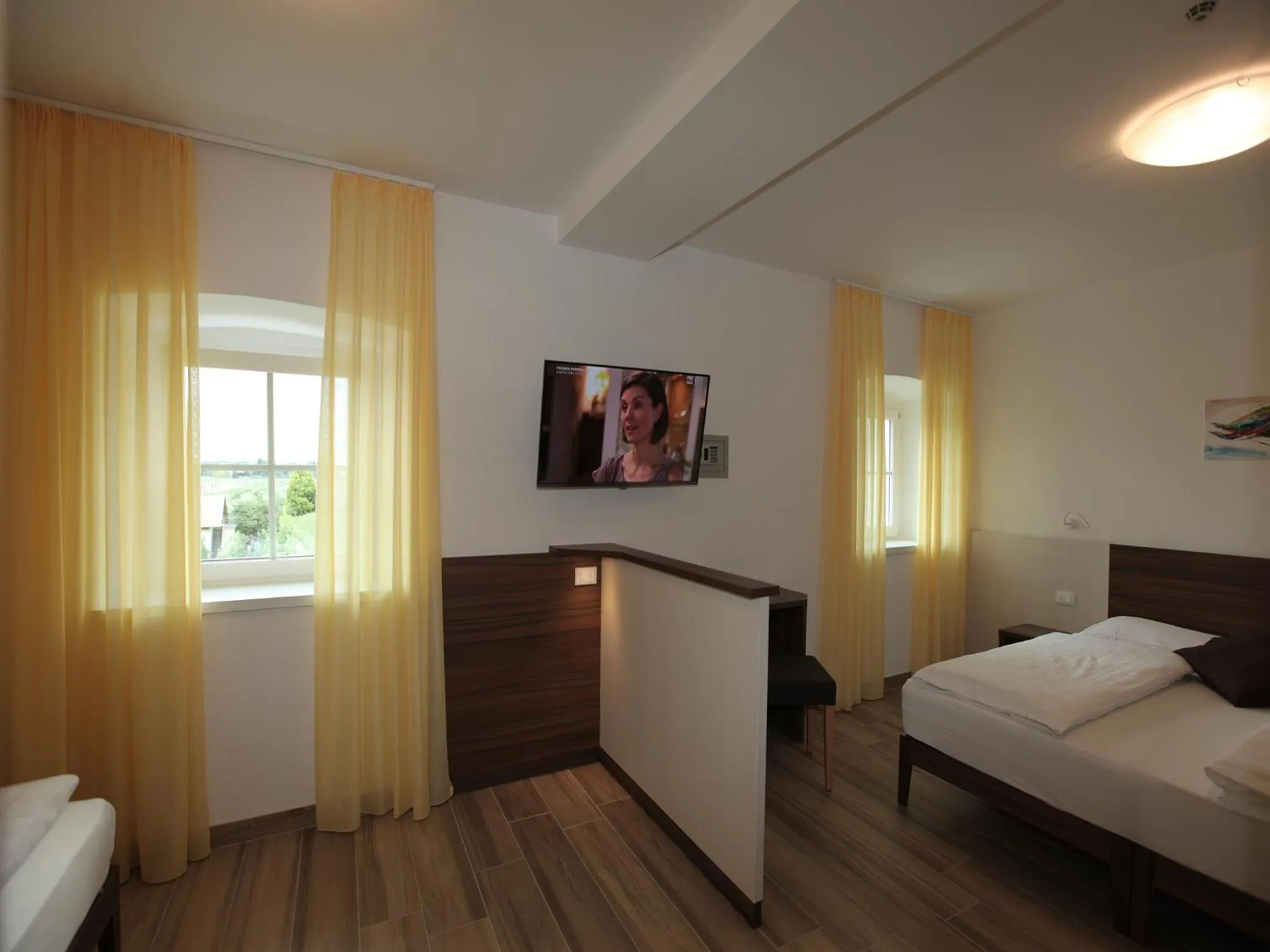 Day, Bed in Hotel Stampfer B&B