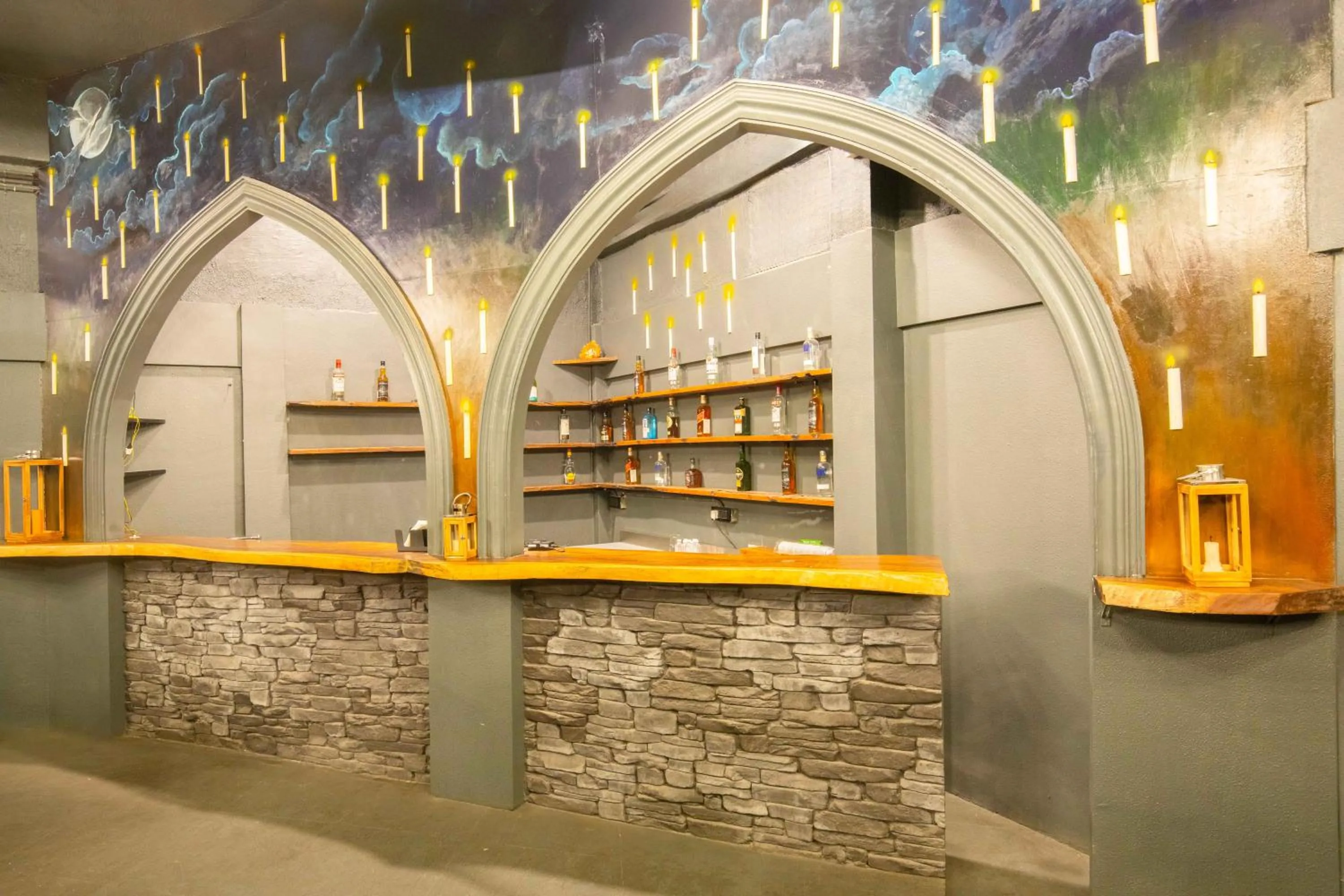 Restaurant/places to eat in Treebo Hiramani Parel Lalbaug