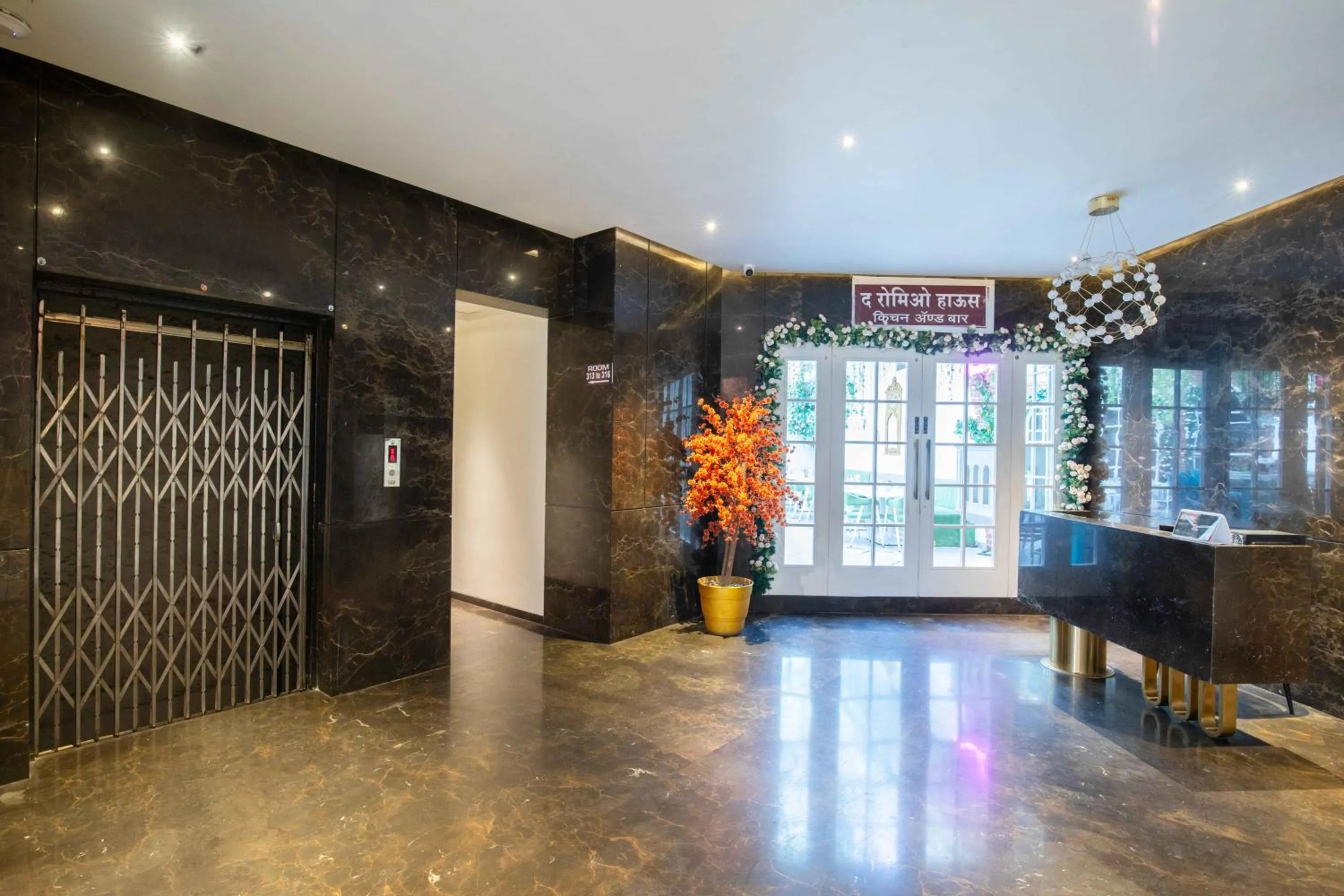 elevator in Treebo Hiramani Parel Lalbaug