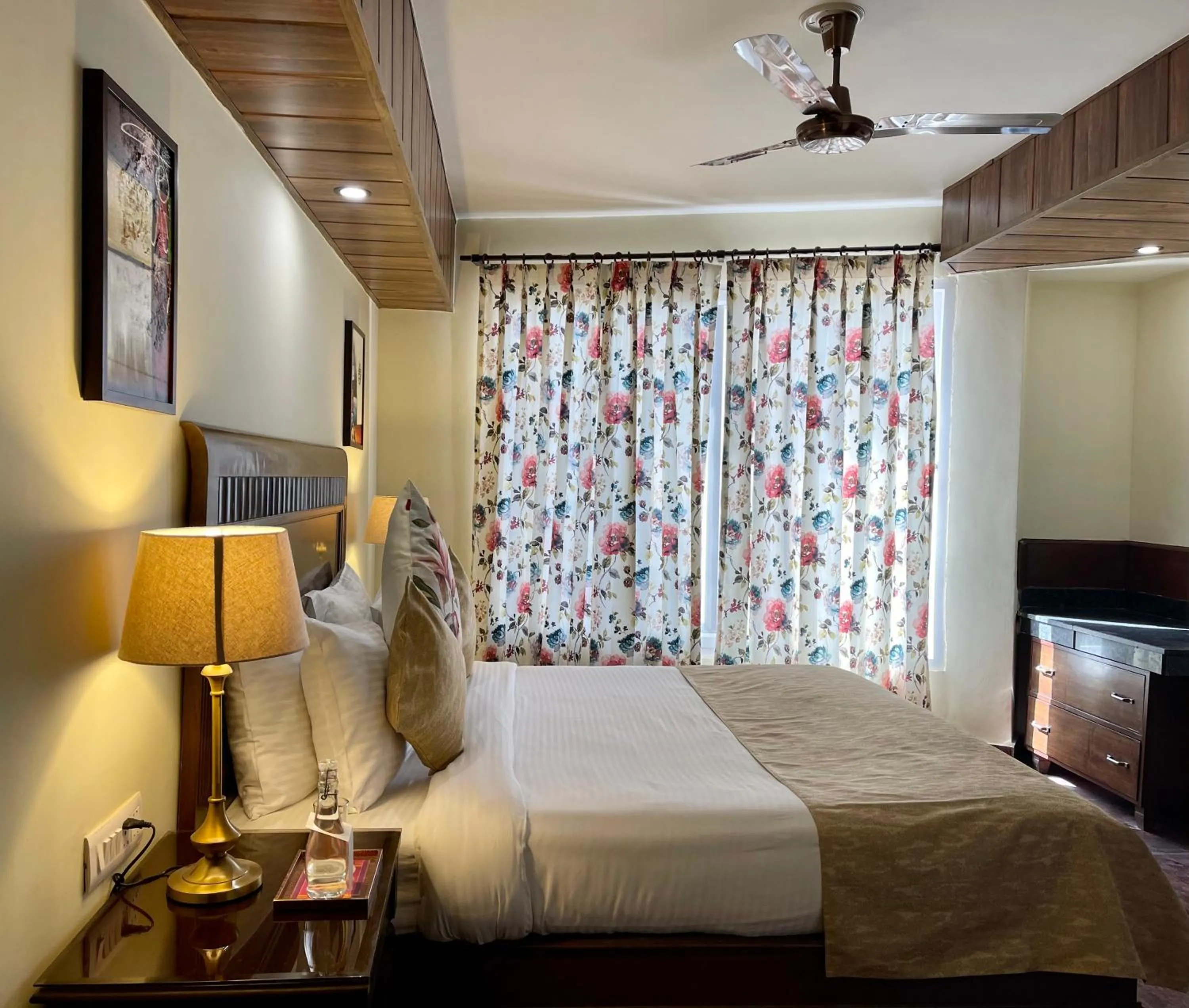Photo of the whole room, Bed in Tree of Life Highlands Mussoorie