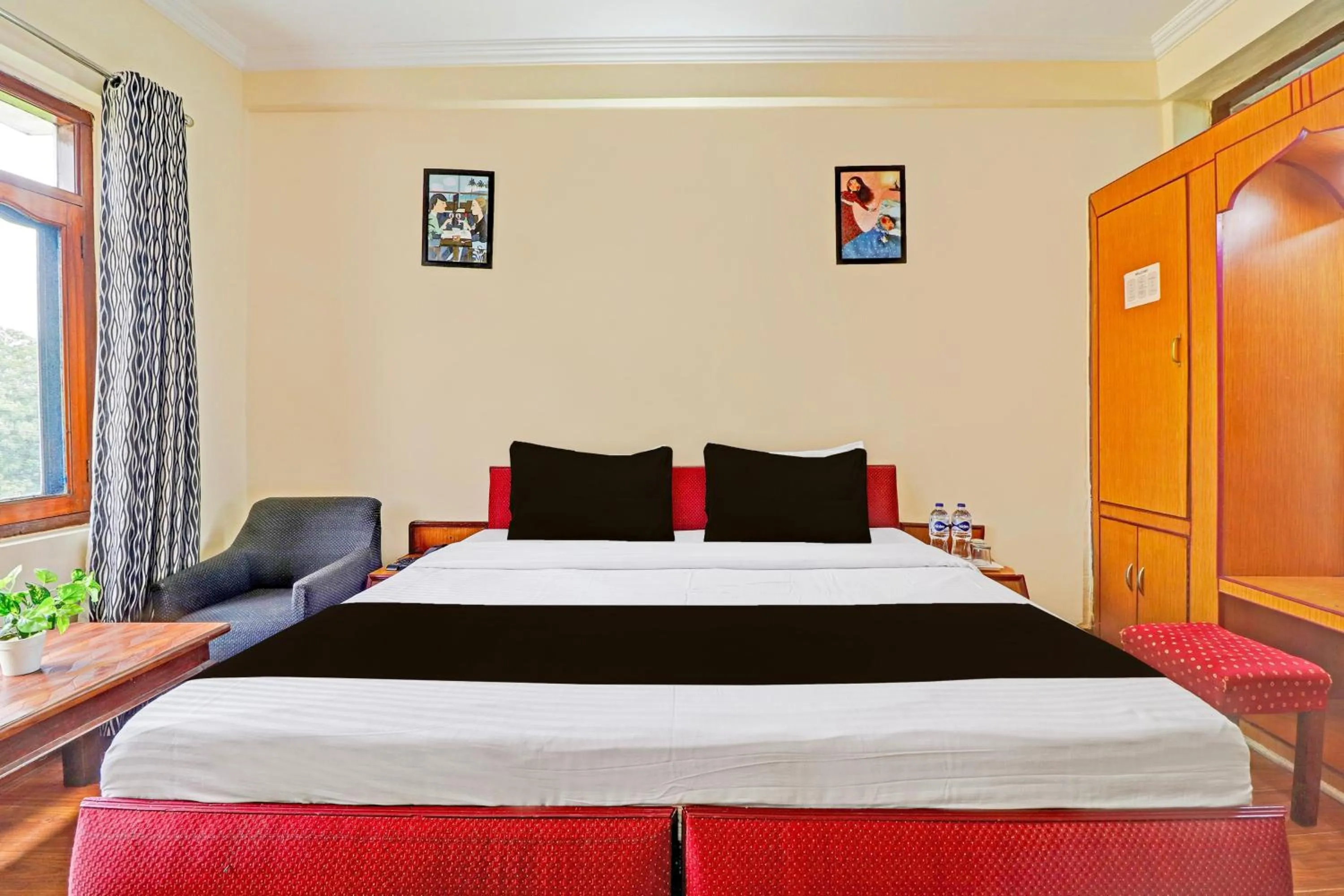 Bedroom, Bed in Super Collection O Pioneer