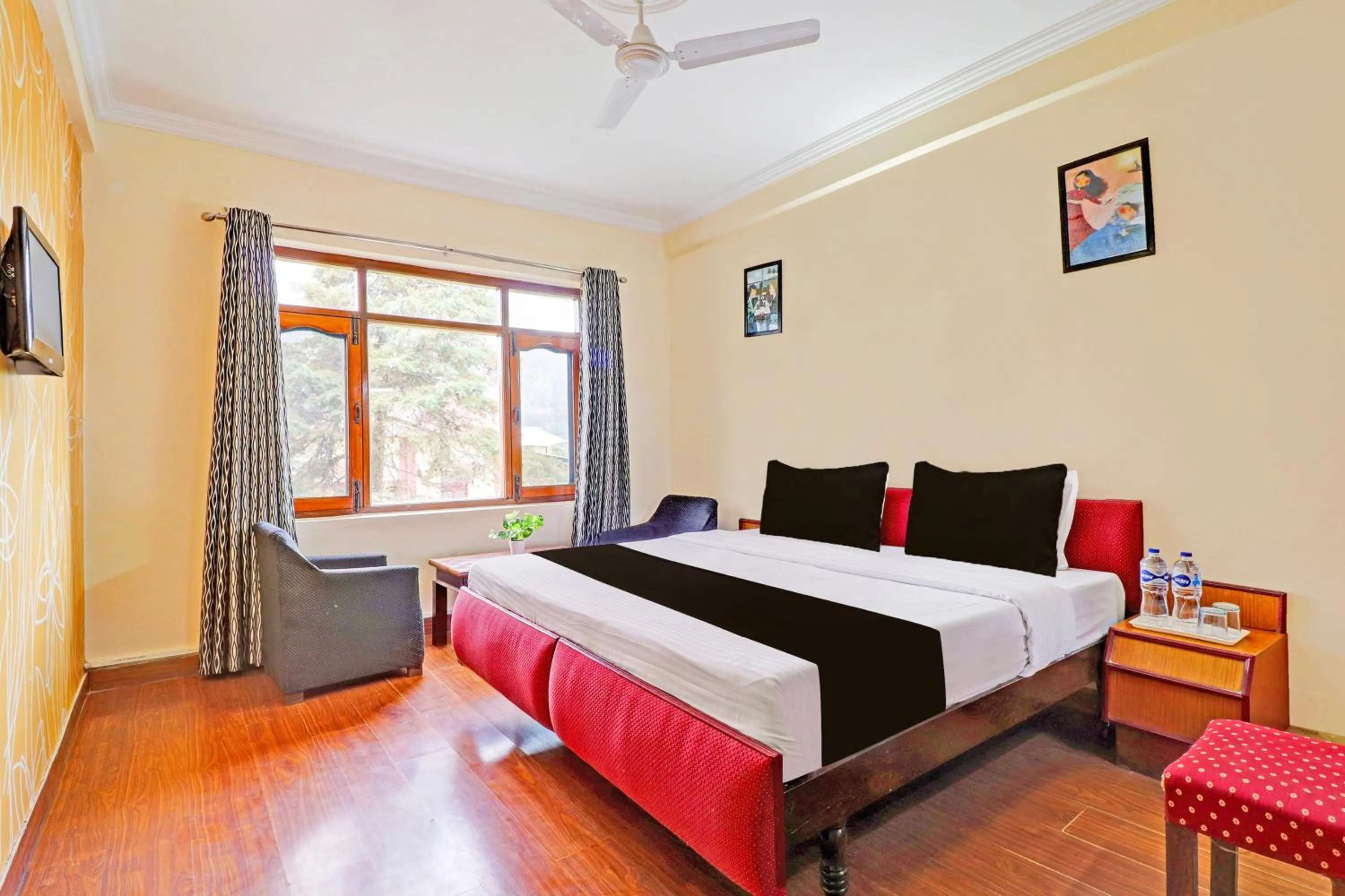 Bedroom, Bed in Super Collection O Pioneer