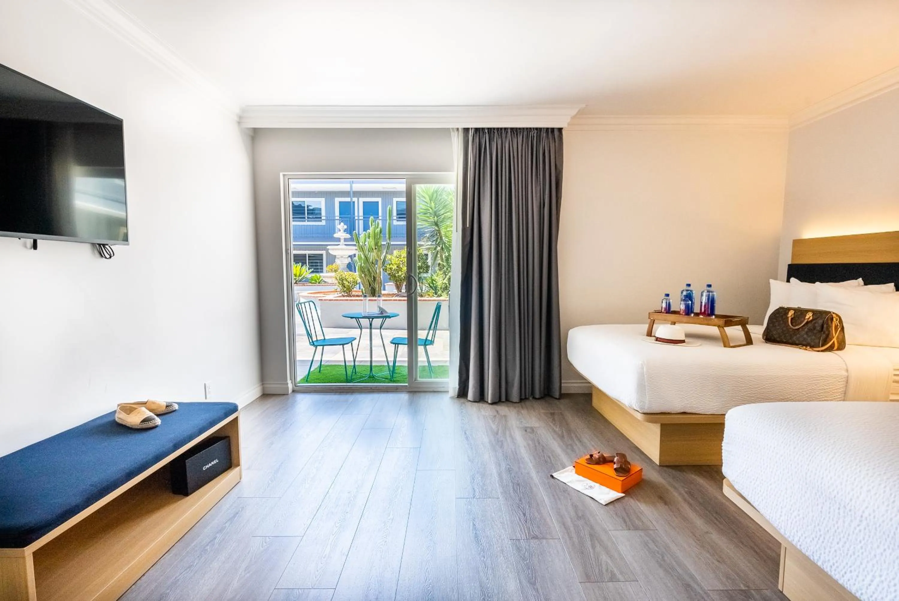 Bedroom, Bed in The Live Hotel