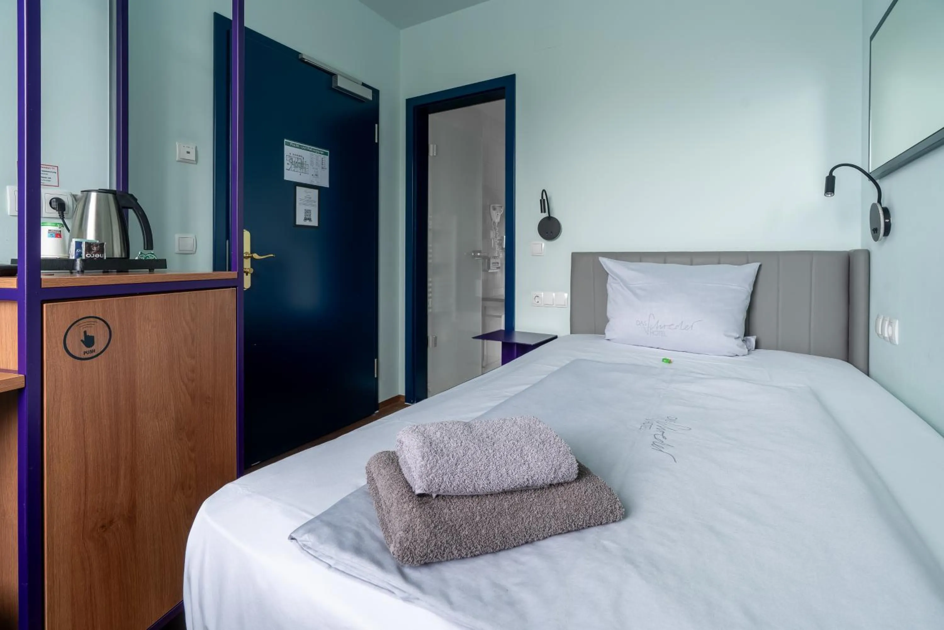 Photo of the whole room, Bed in Das Schreder Hotel