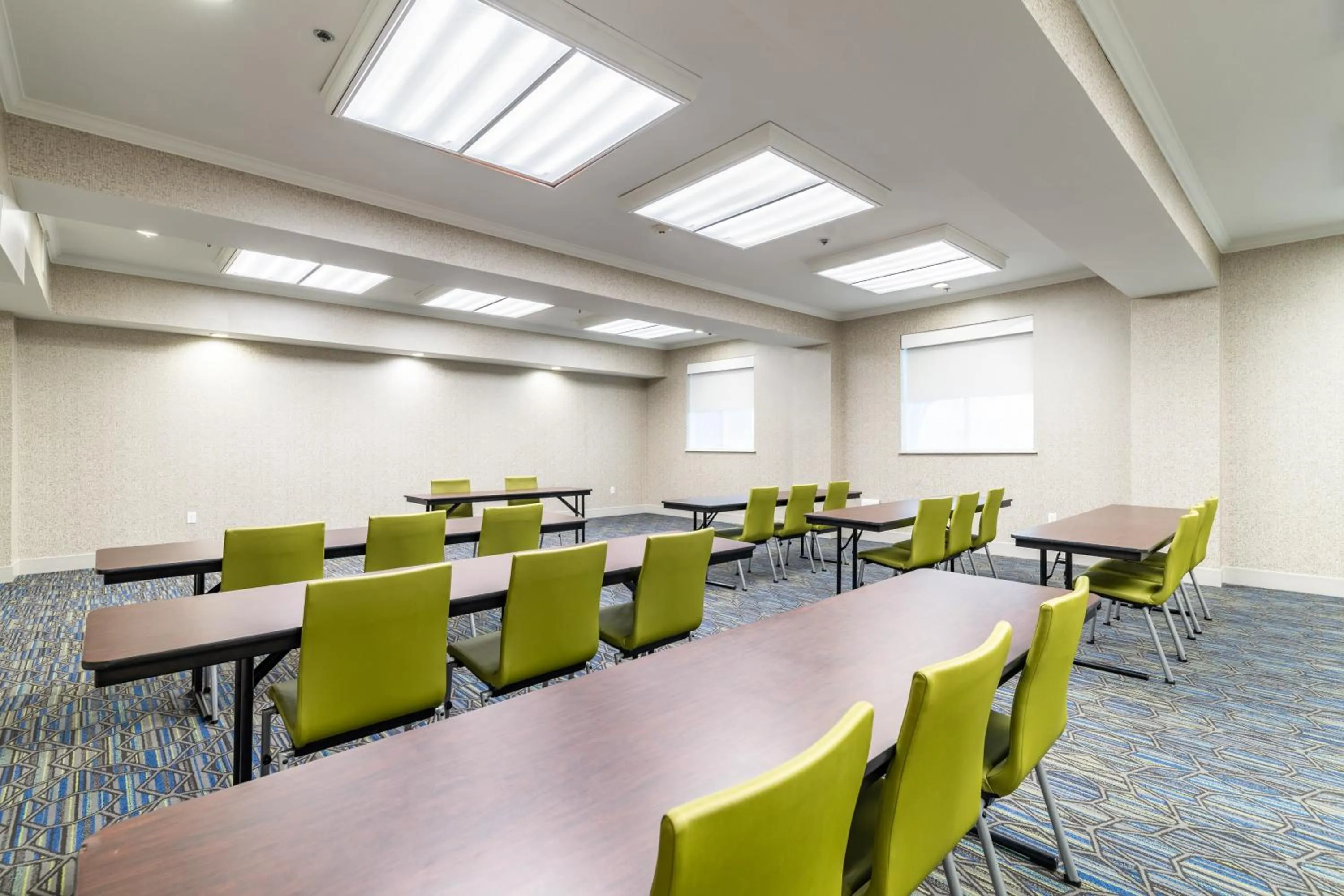 Meeting/conference room in Holiday Inn Express & Suites Fort Worth - Fossil Creek by IHG