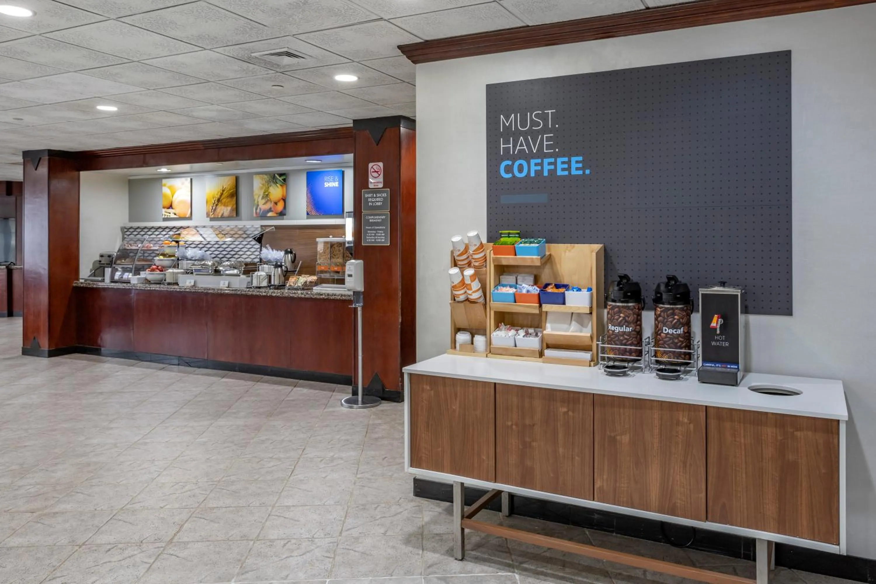 Breakfast in Comfort Inn Paramus - Hackensack