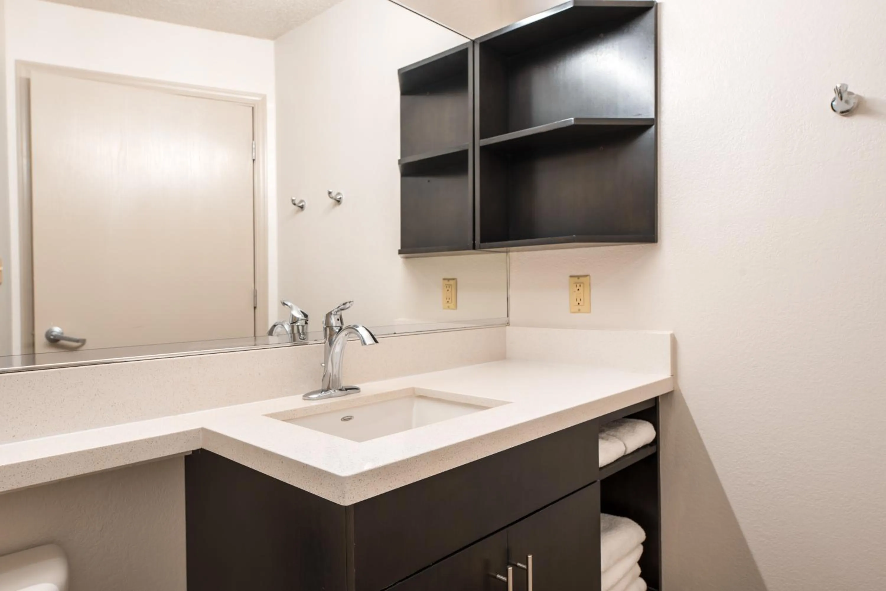 Bathroom in Sonesta Simply Suites Fort Worth