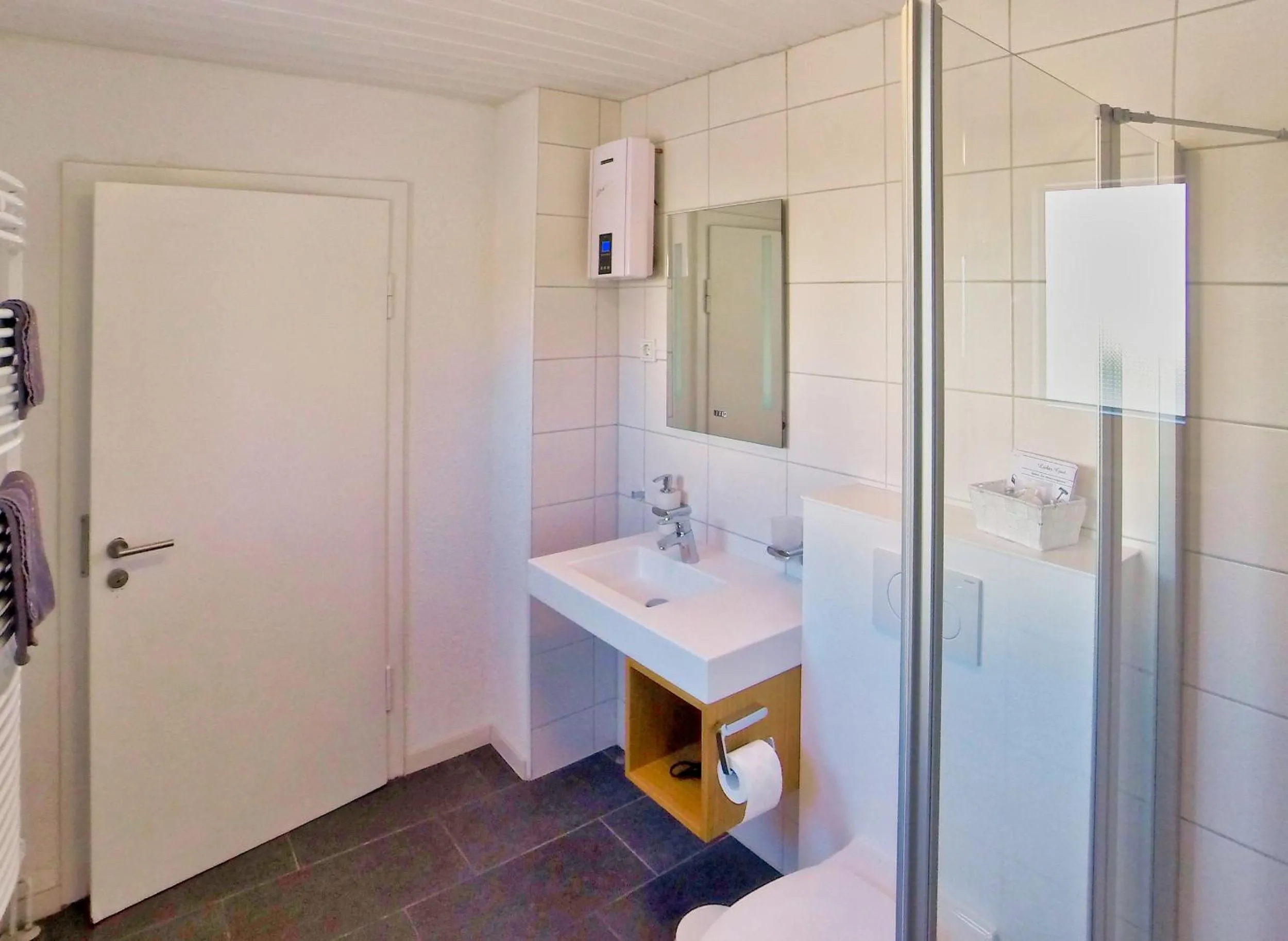 Shower in Hotel Maurer