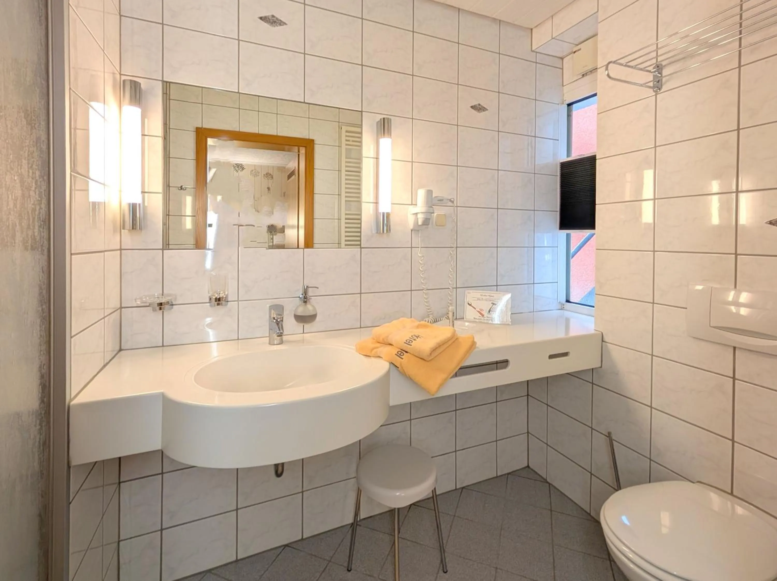 Shower in Hotel Maurer