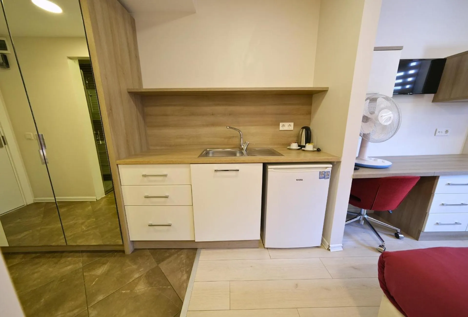 Kitchen or kitchenette in Uçar Royal Hotel ve Konferans Salonu