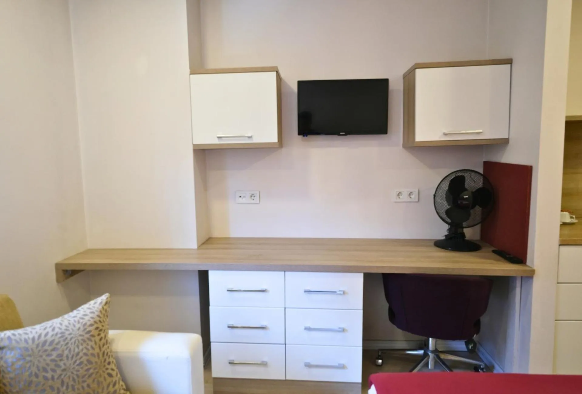 TV and multimedia in Uçar Royal Hotel ve Konferans Salonu