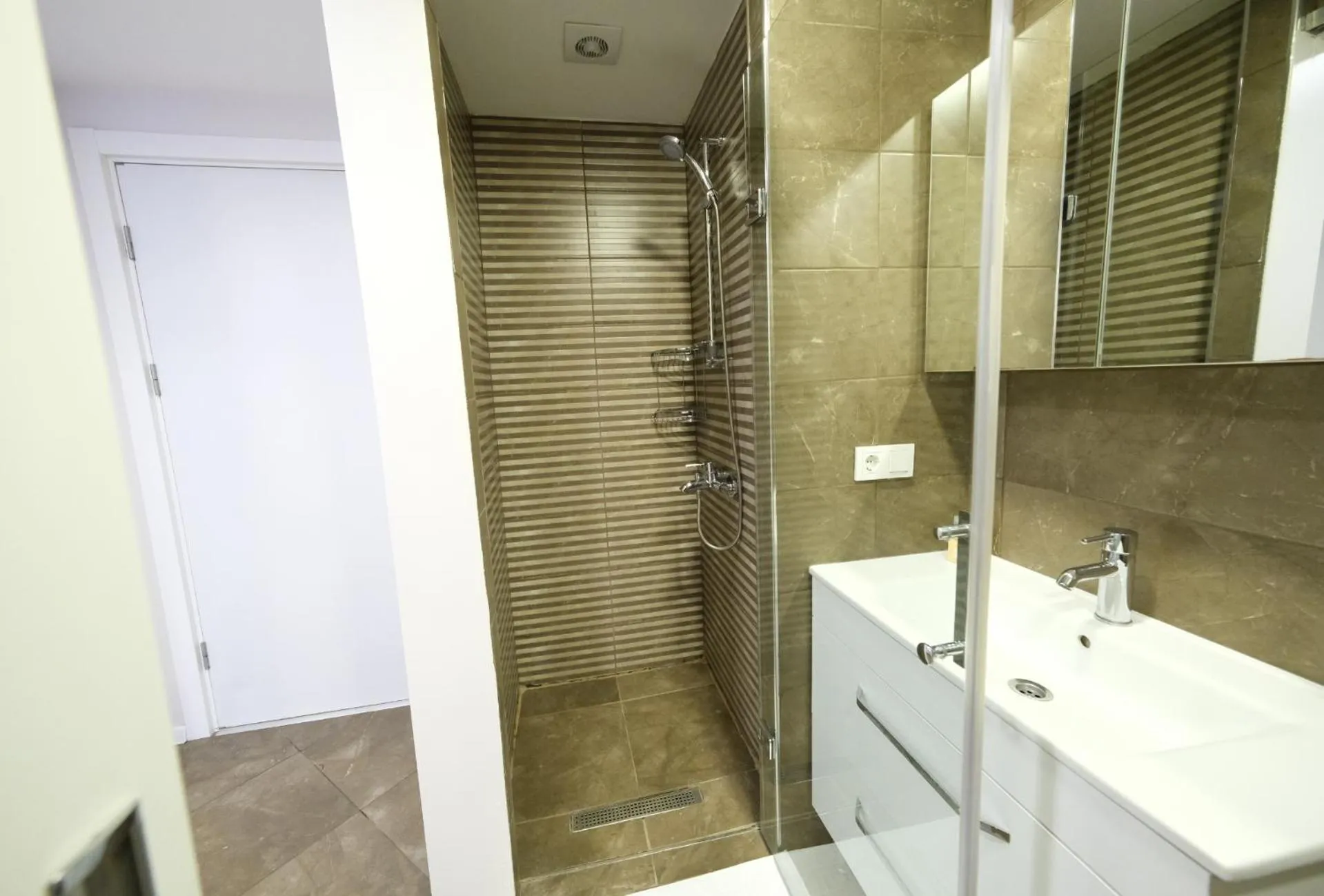 Shower in Uçar Royal Hotel ve Konferans Salonu