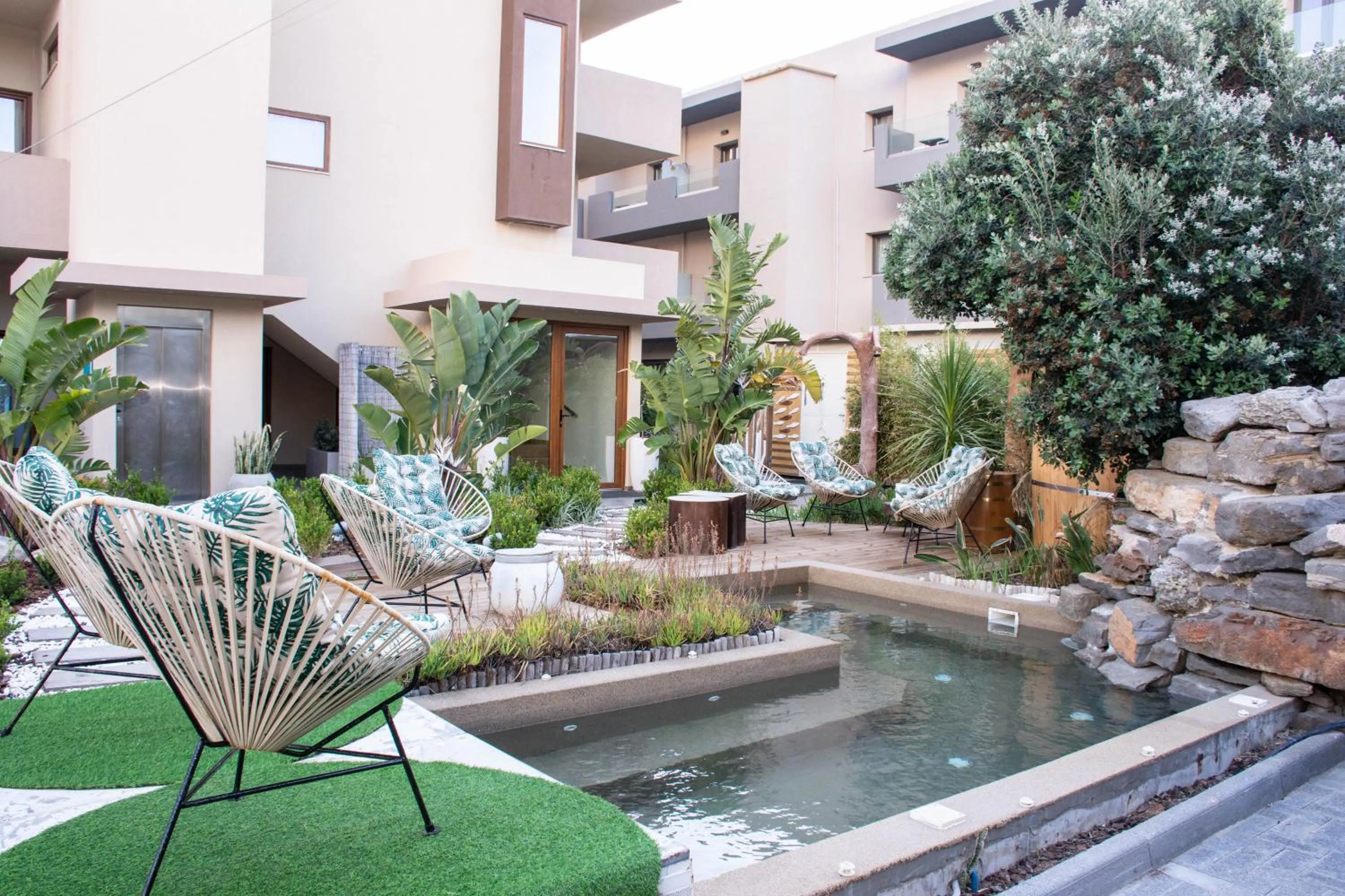 Hot Tub in Yianna Caravel Suites "by Checkin" adults only