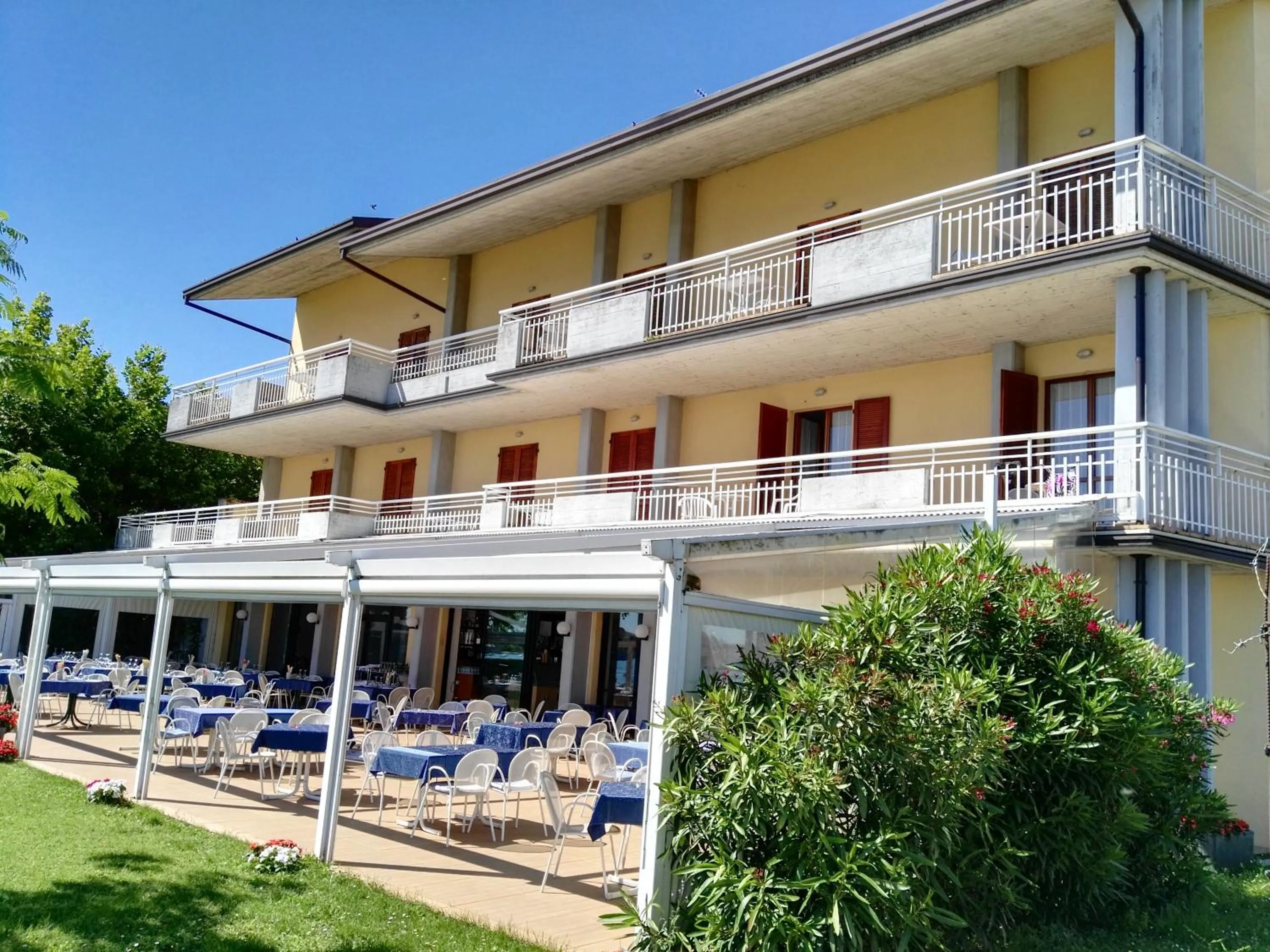 Property building in Hotel La Romantica