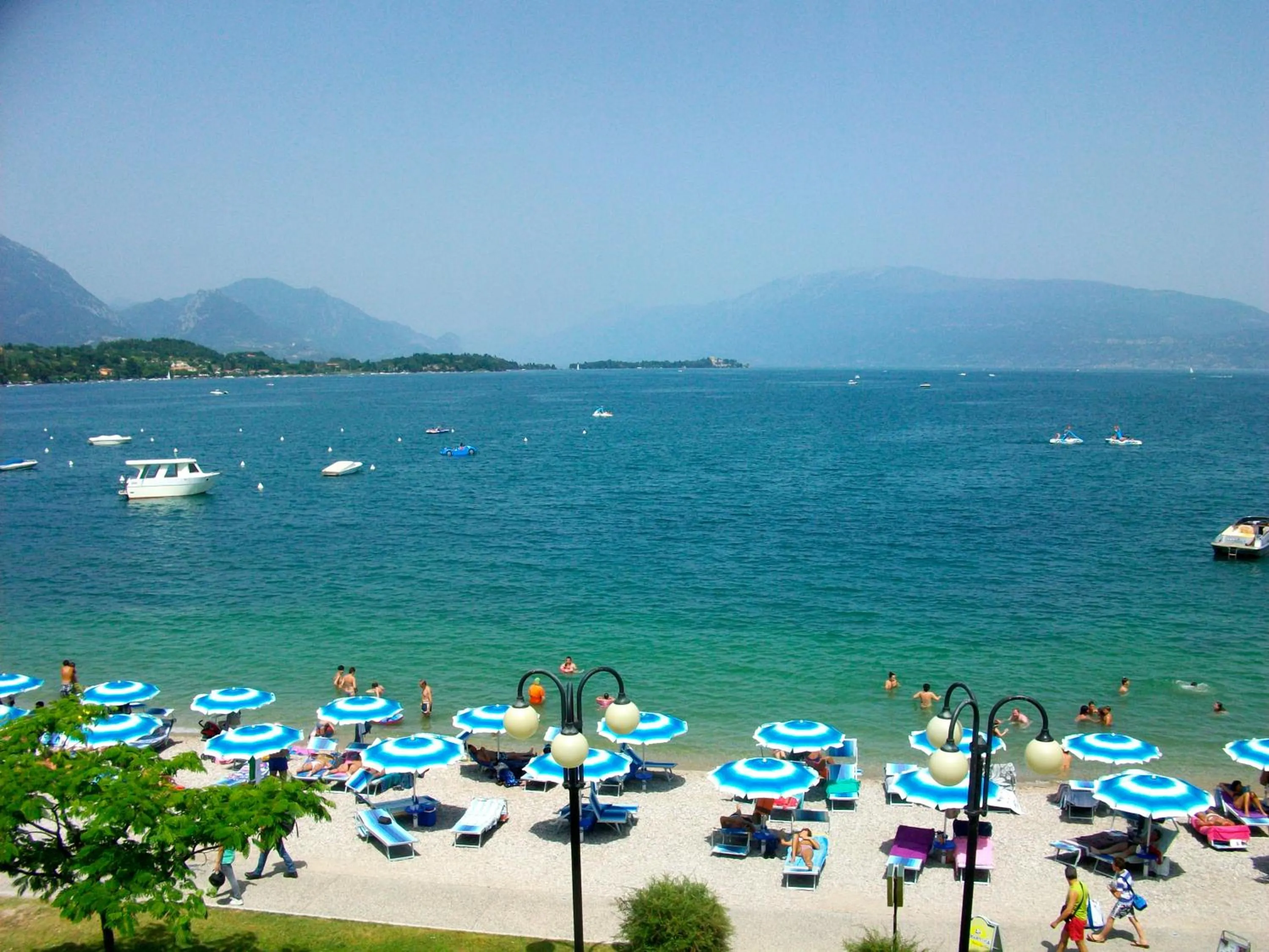 Summer in Hotel La Romantica