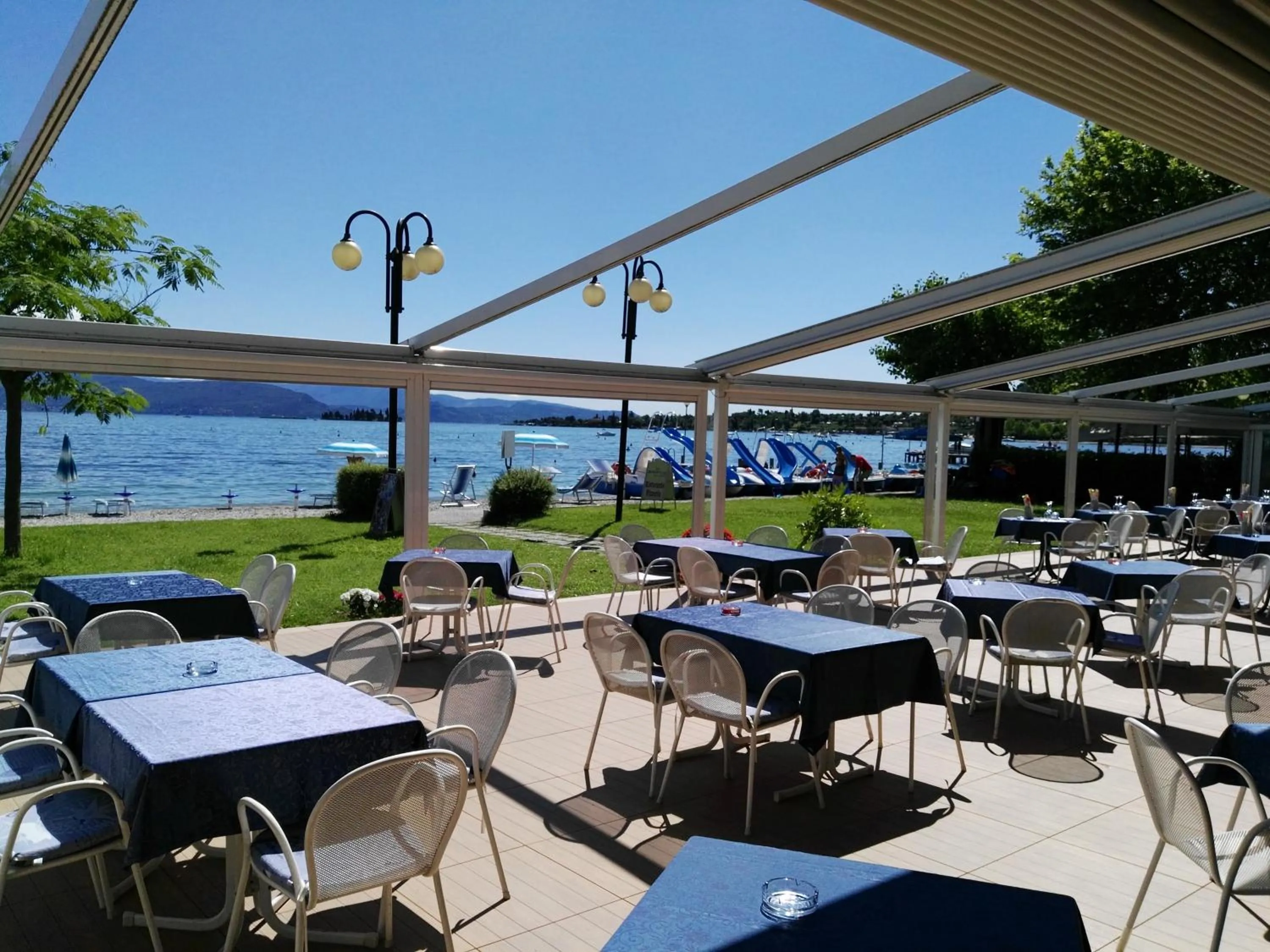 Property building in Hotel La Romantica