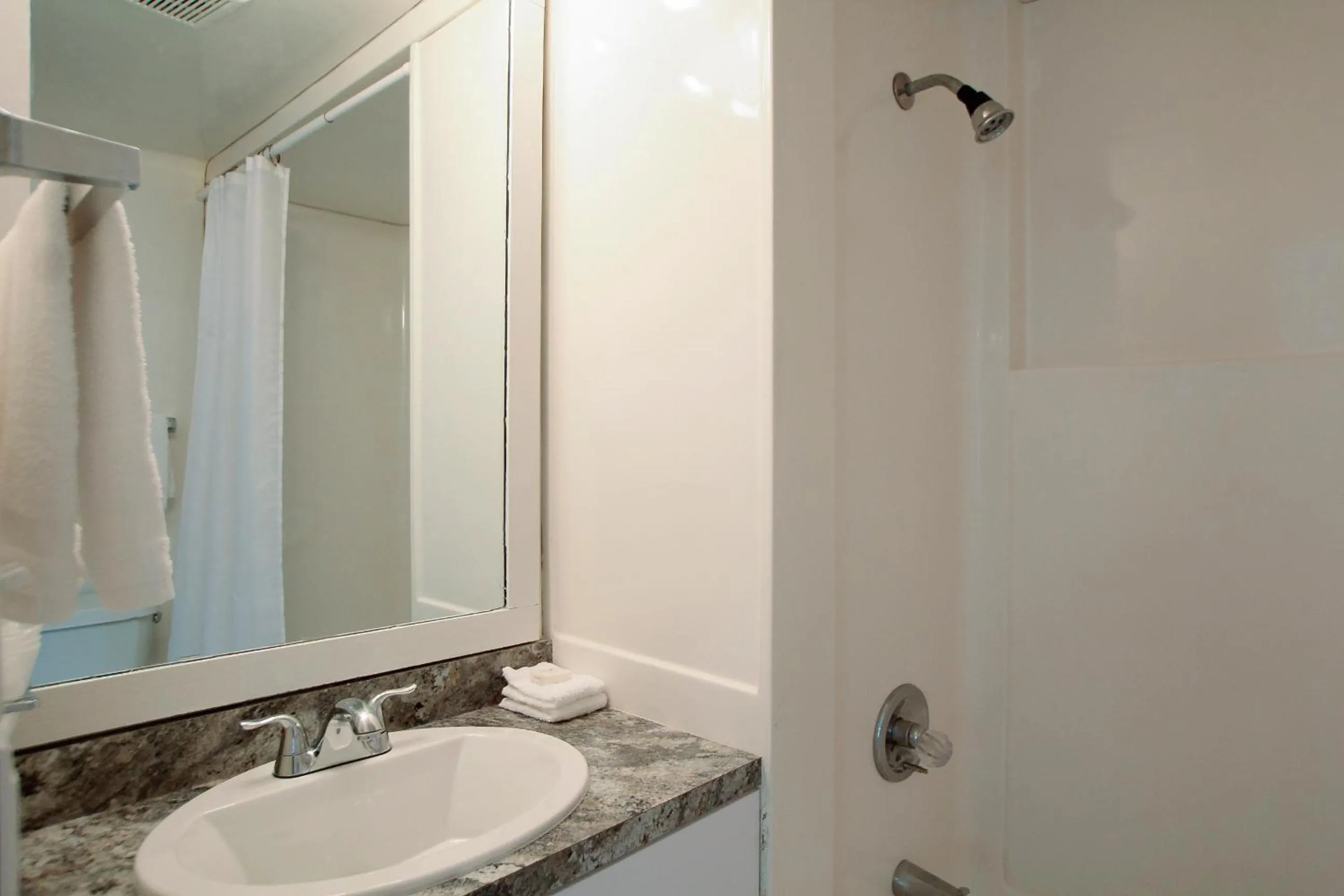 Shower in Topsider Resort