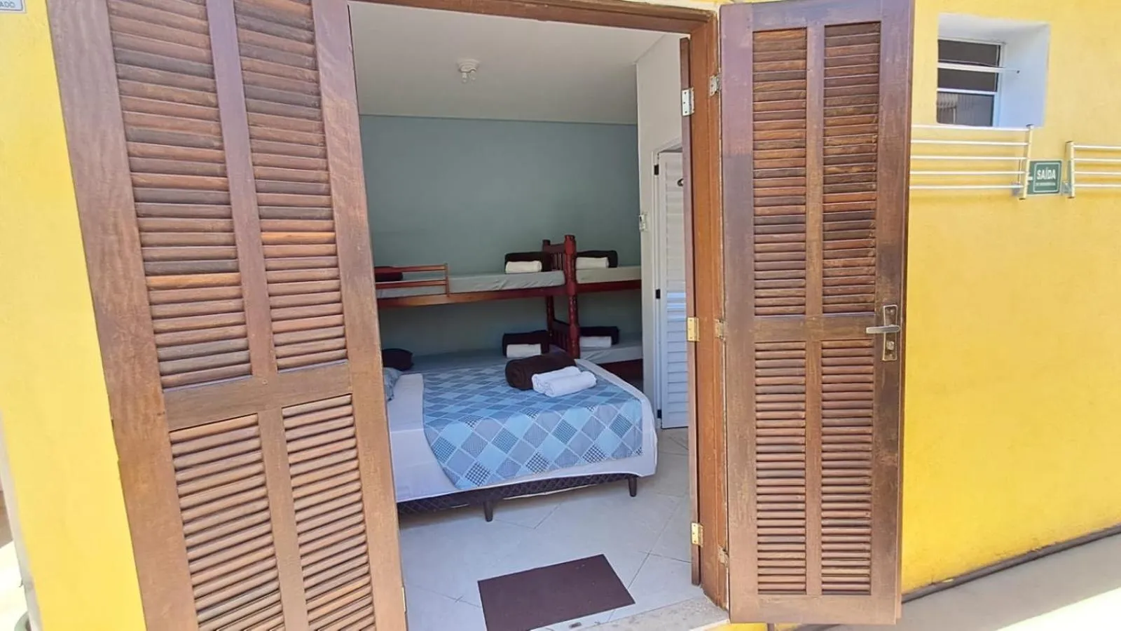 Photo of the whole room in Suítes Cantinho do Sossego Ubatuba