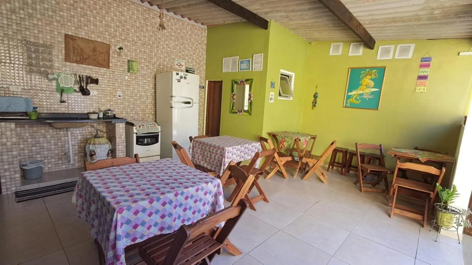 Communal lounge/ TV room in Suítes Cantinho do Sossego Ubatuba