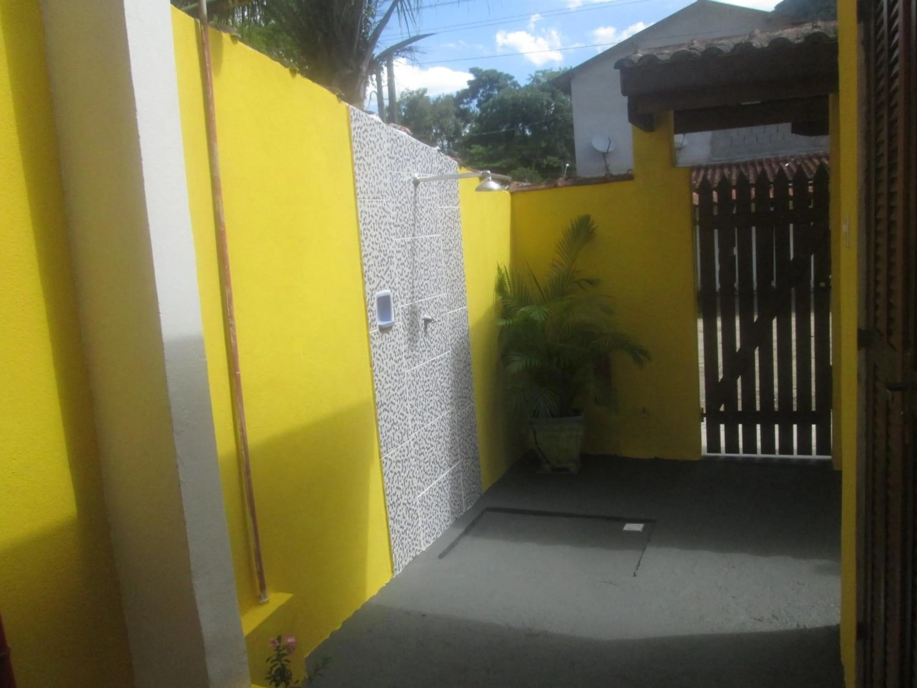 Facade/entrance in Suítes Cantinho do Sossego Ubatuba