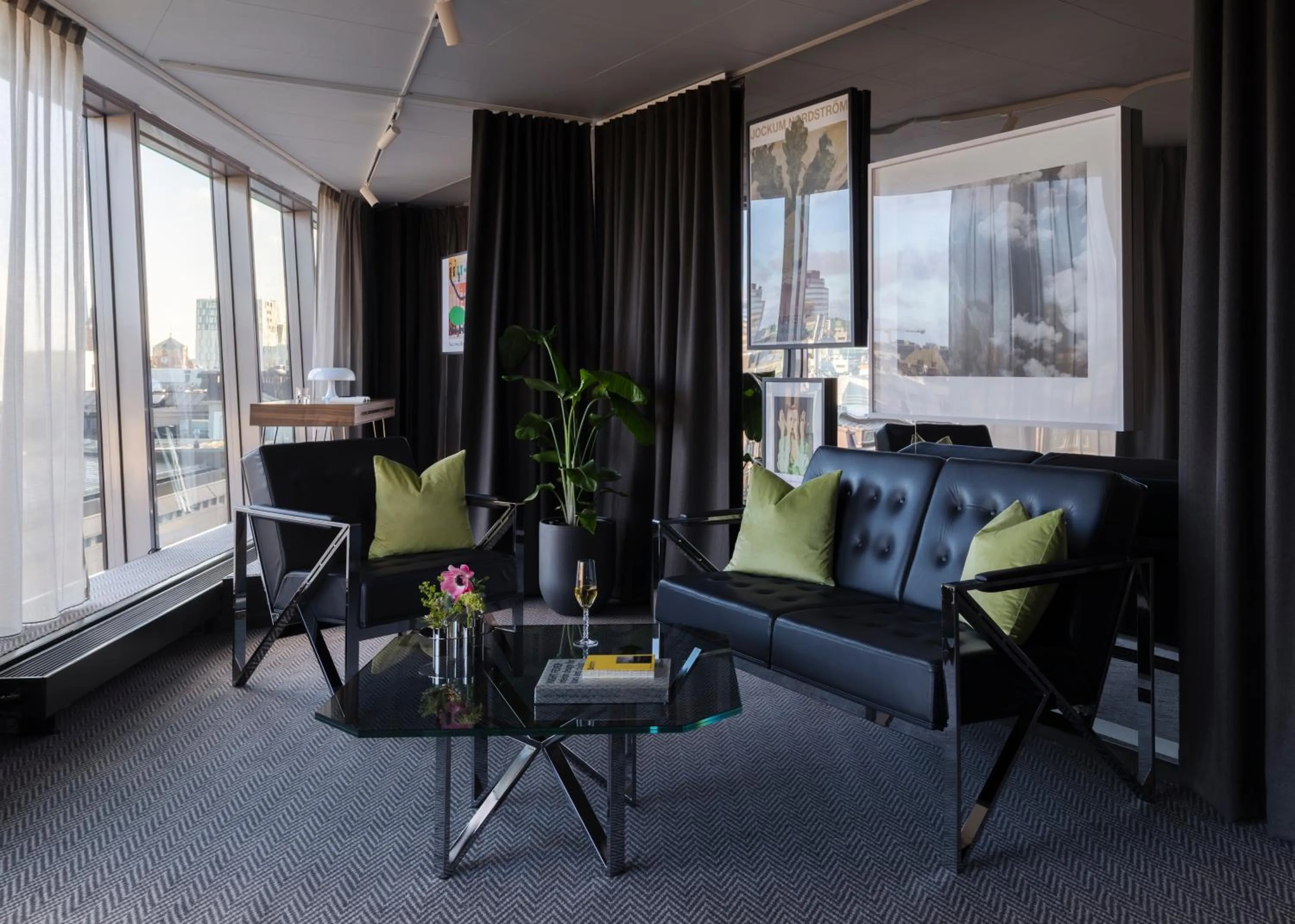 Living room in Clarion Hotel Sign