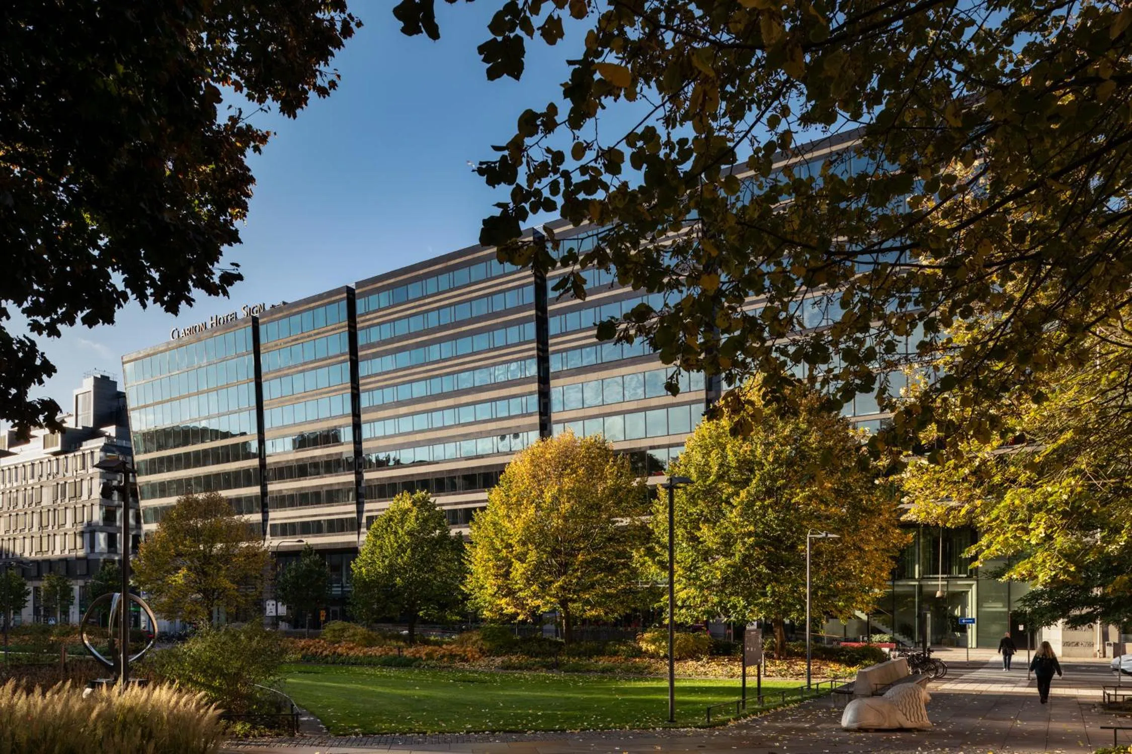 Property building in Clarion Hotel Sign