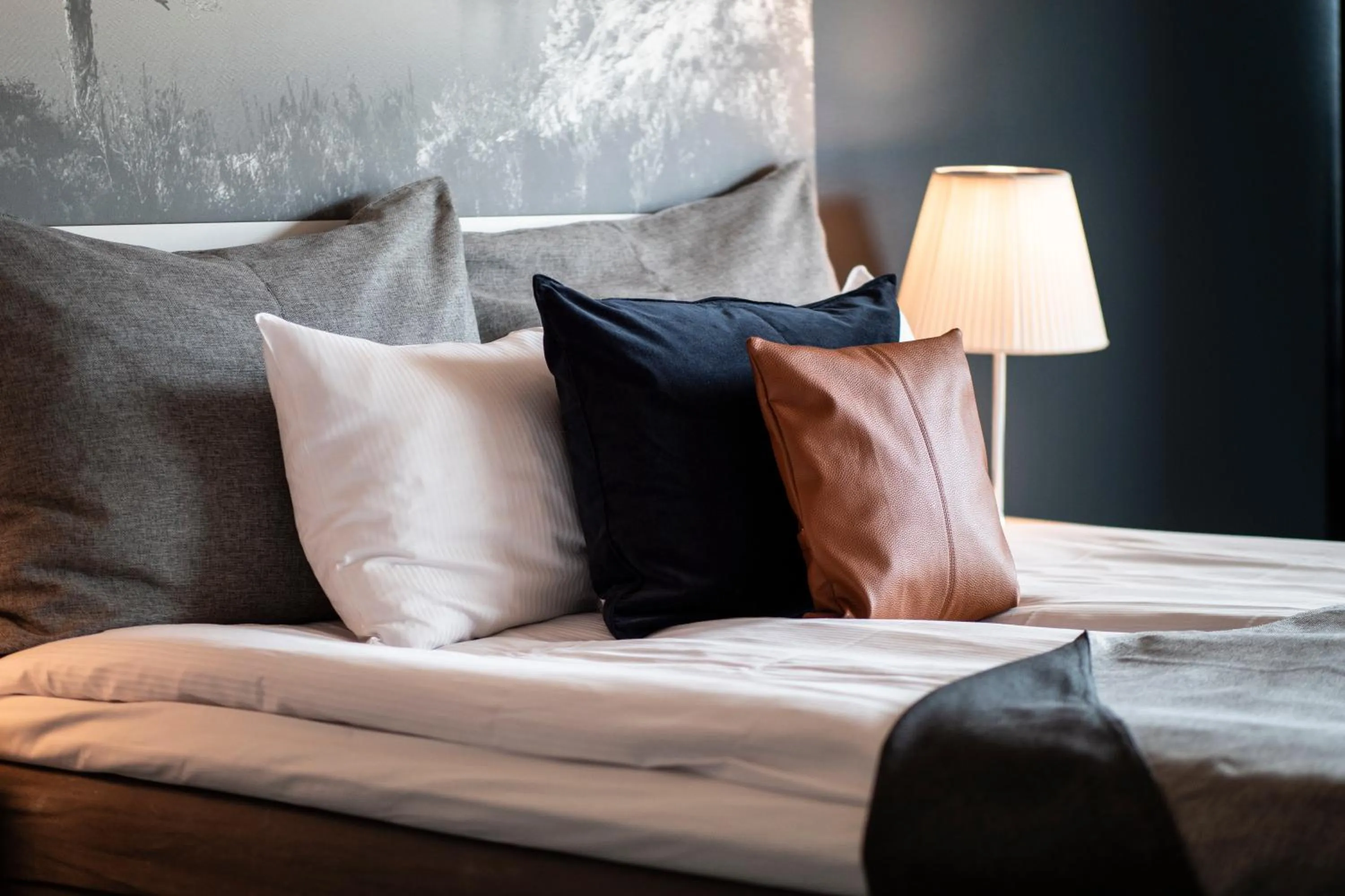 Bedroom, Bed in Clarion Hotel Sign