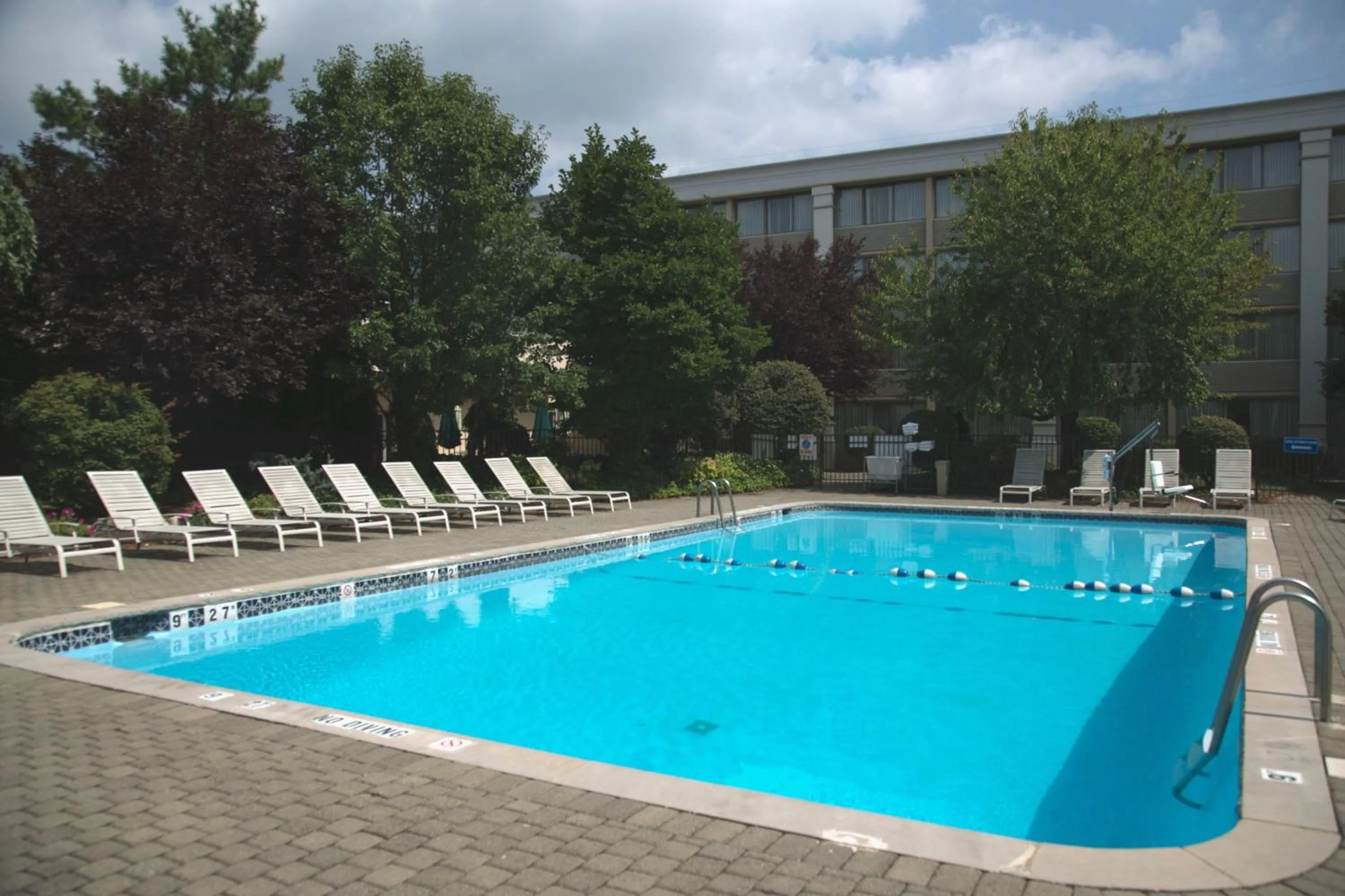 Swimming pool in Holiday Inn & Suites Parsippany Fairfield by IHG