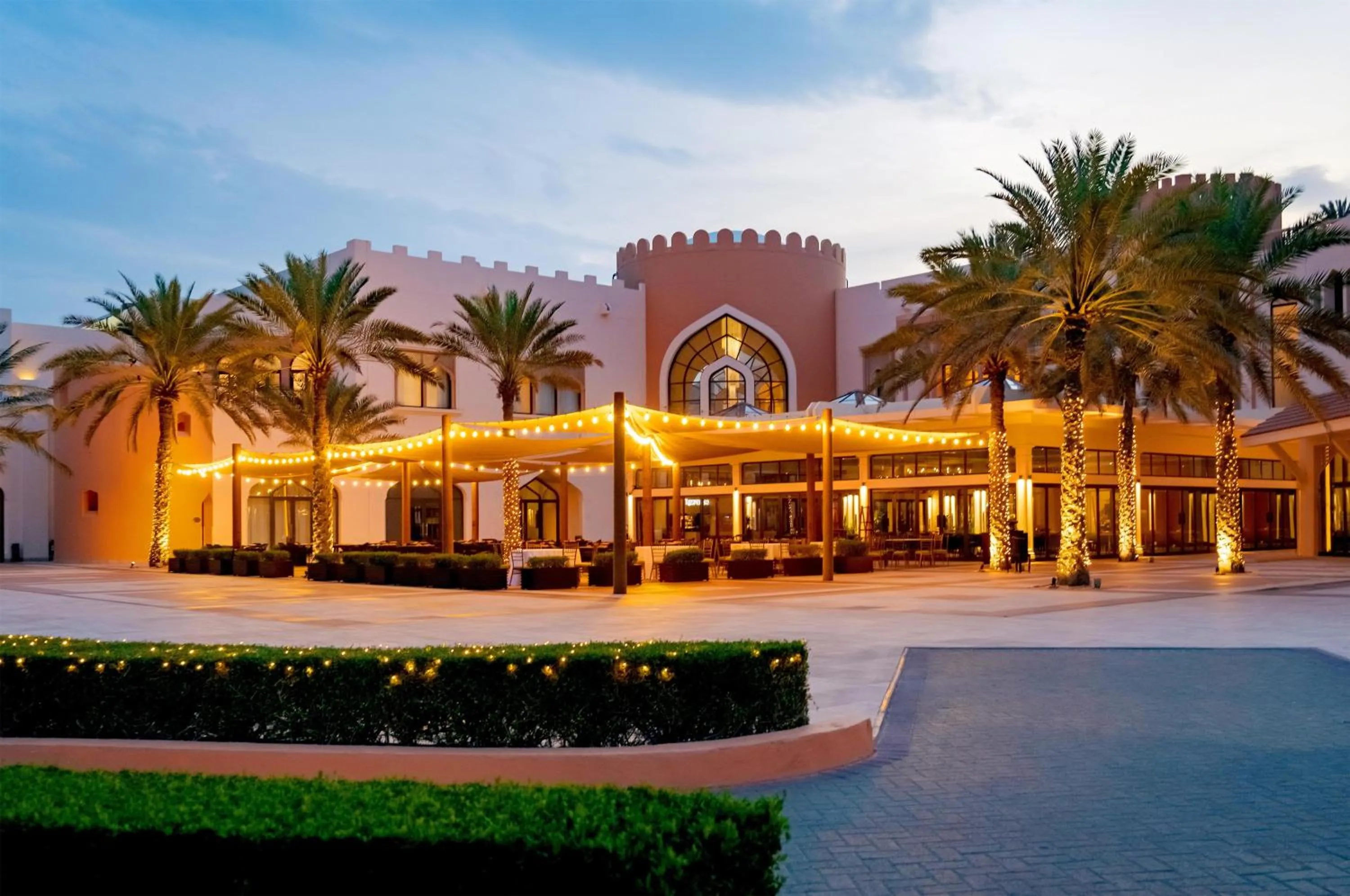Restaurant/places to eat in Hilton Muscat Al Bandar