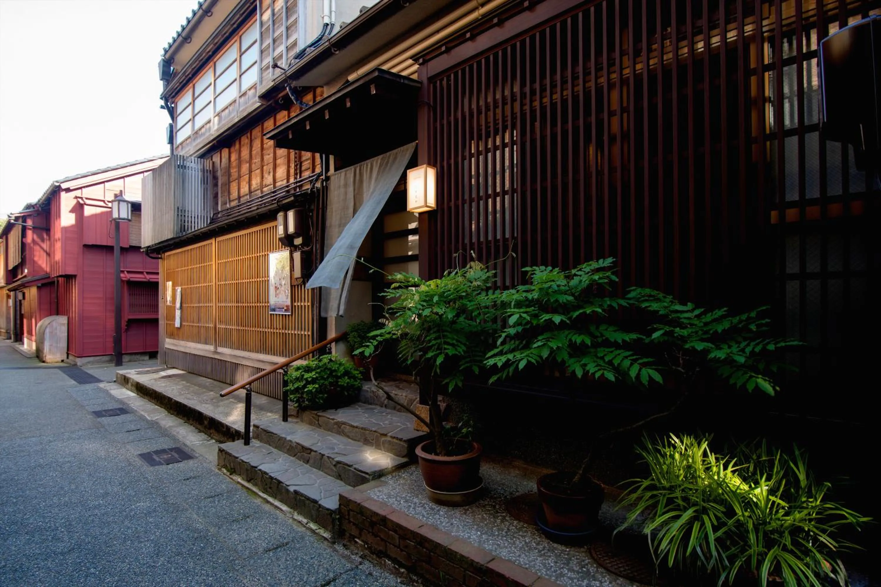 Facade/entrance in Kazueya