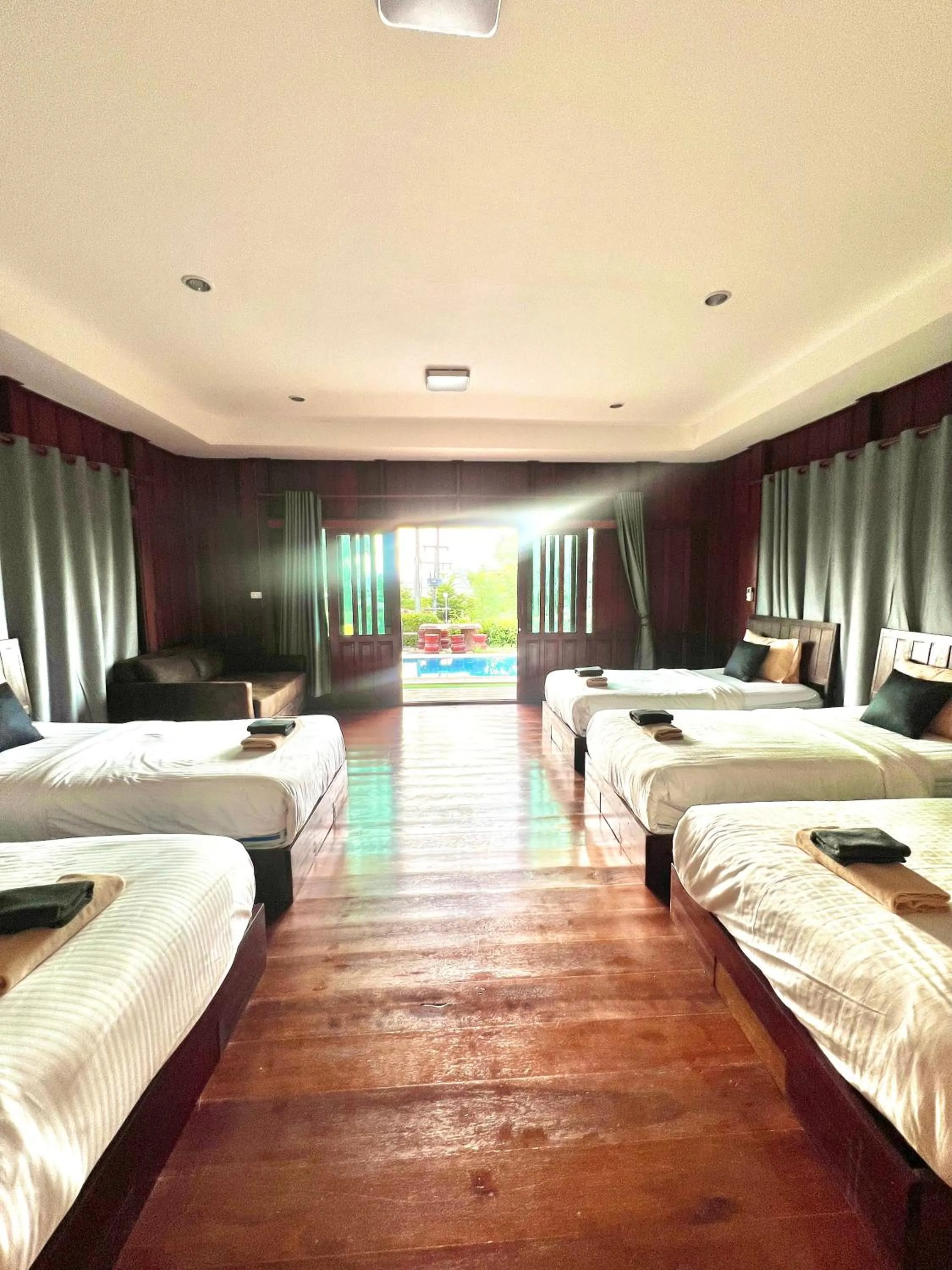 Bed in Maingern Maithong Resort