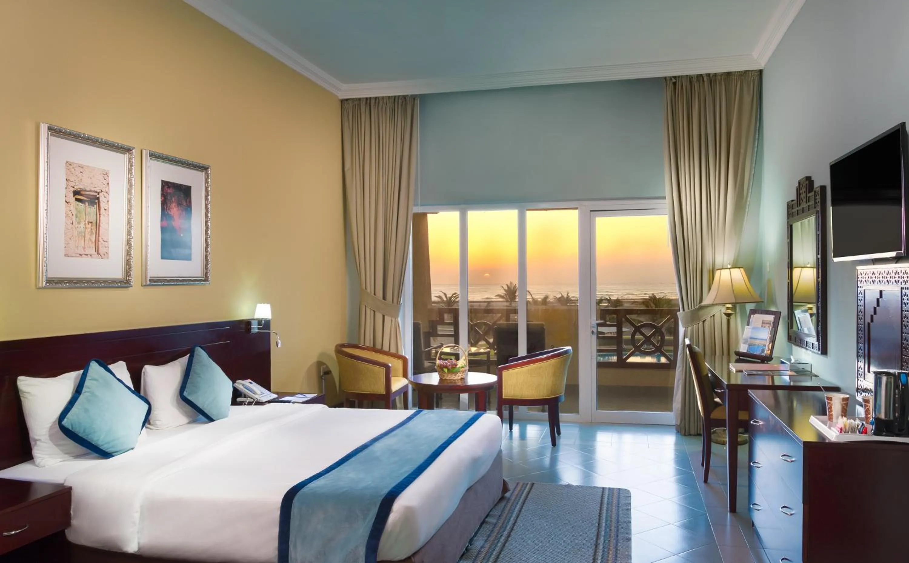 Property building, Bed in Masira Island Resort