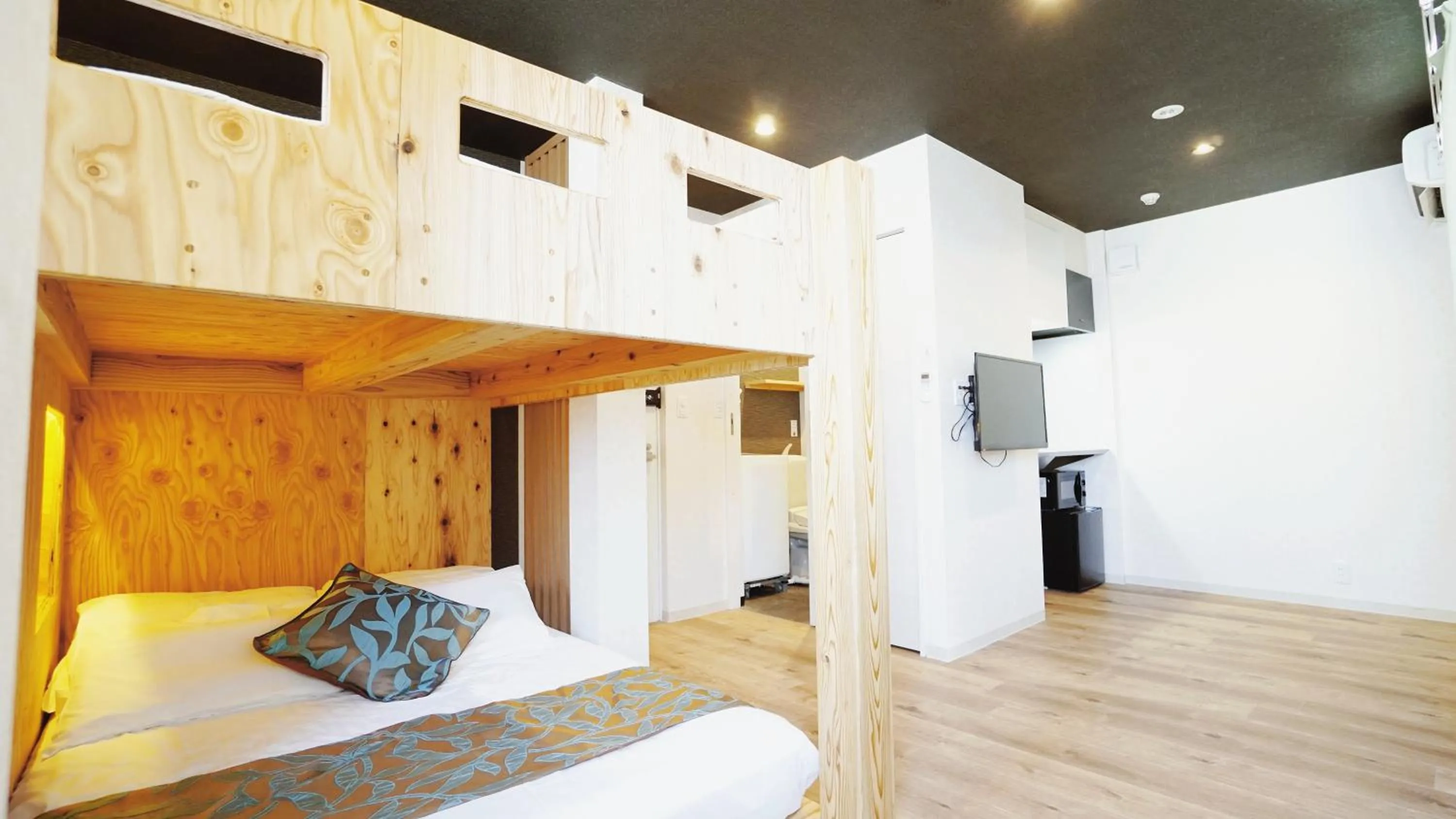 Bed in Poly Hostel Osaka