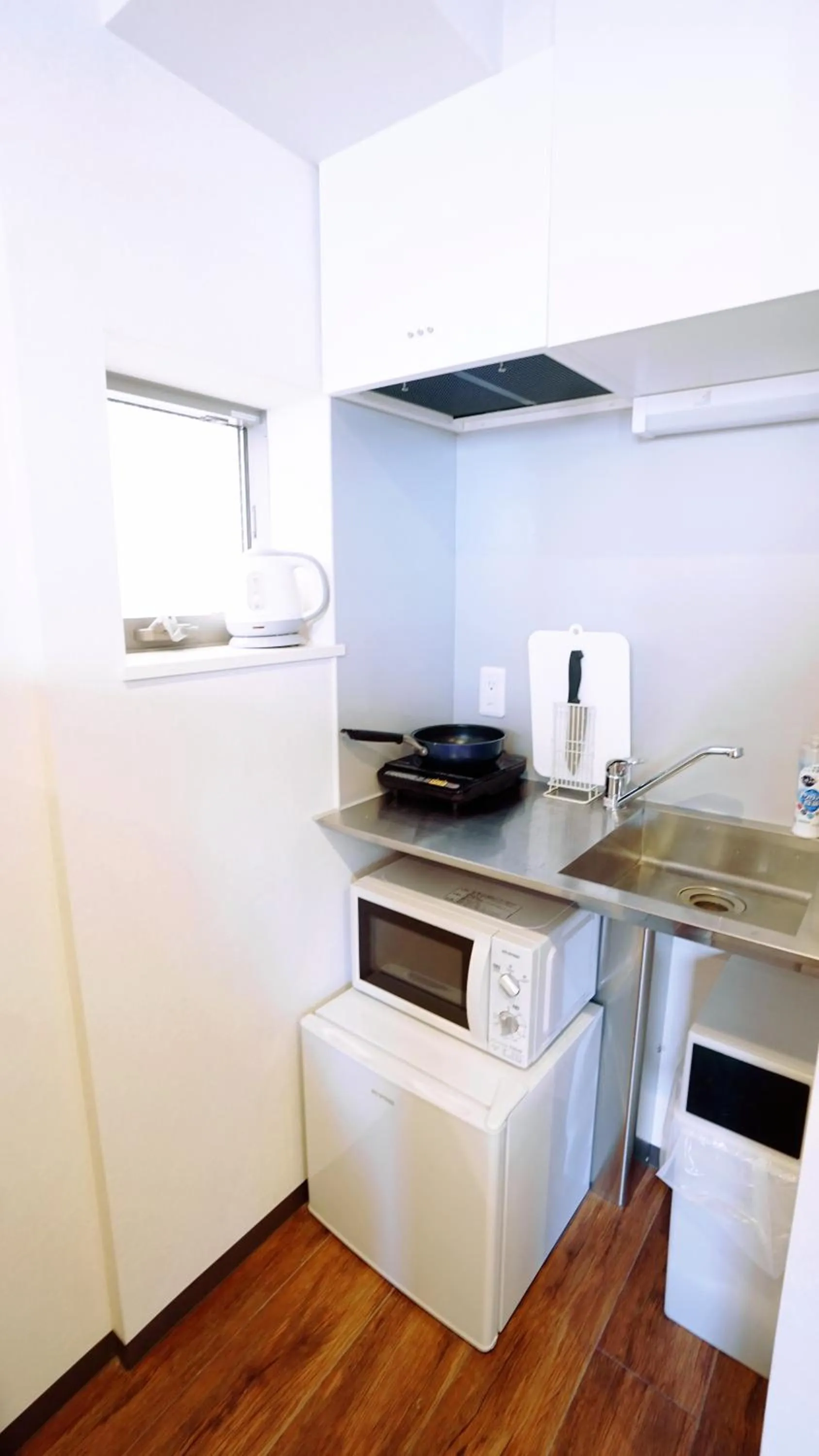 Kitchen or kitchenette in Poly Hostel Osaka