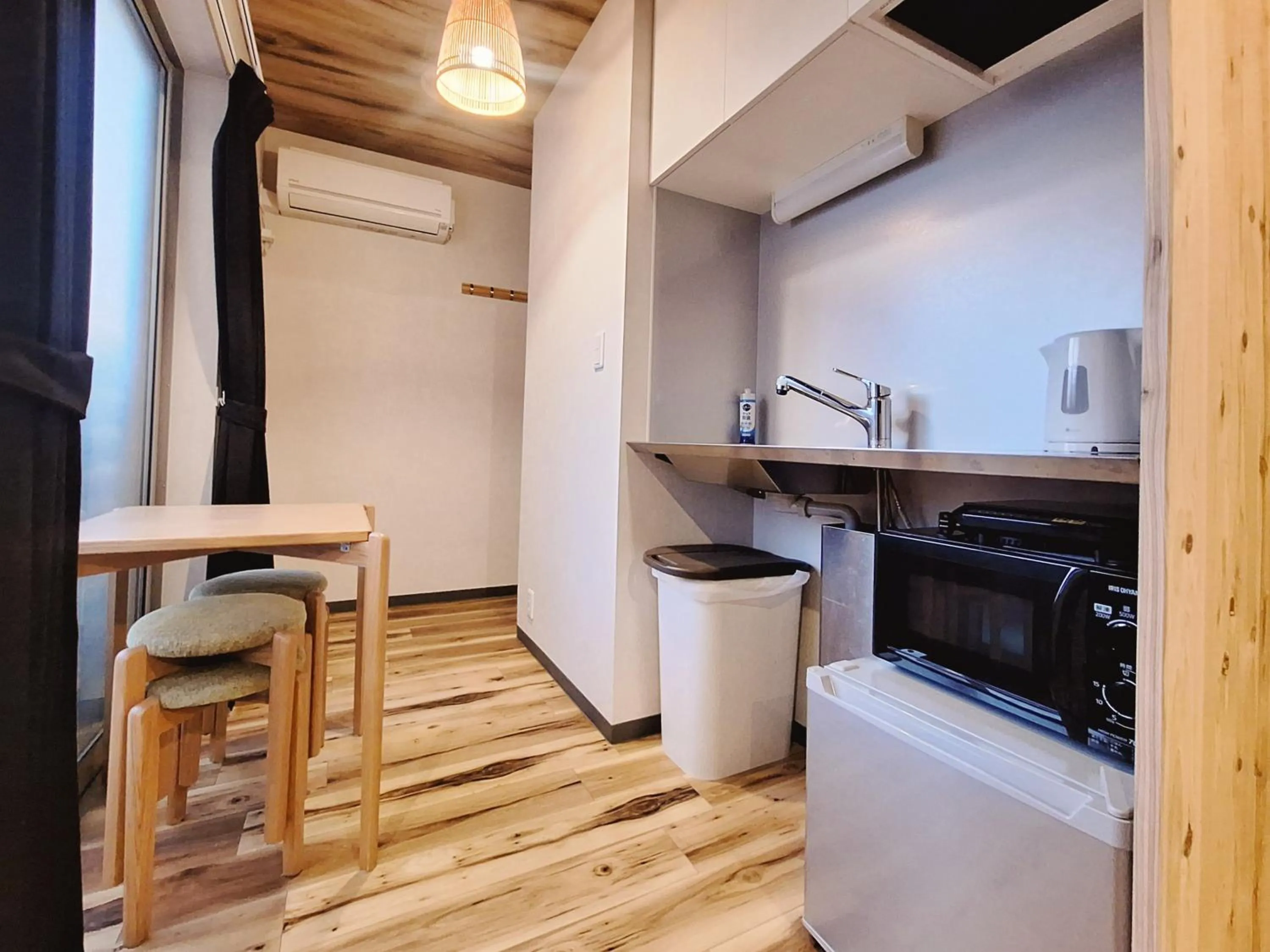 Kitchen or kitchenette in Poly Hostel Osaka