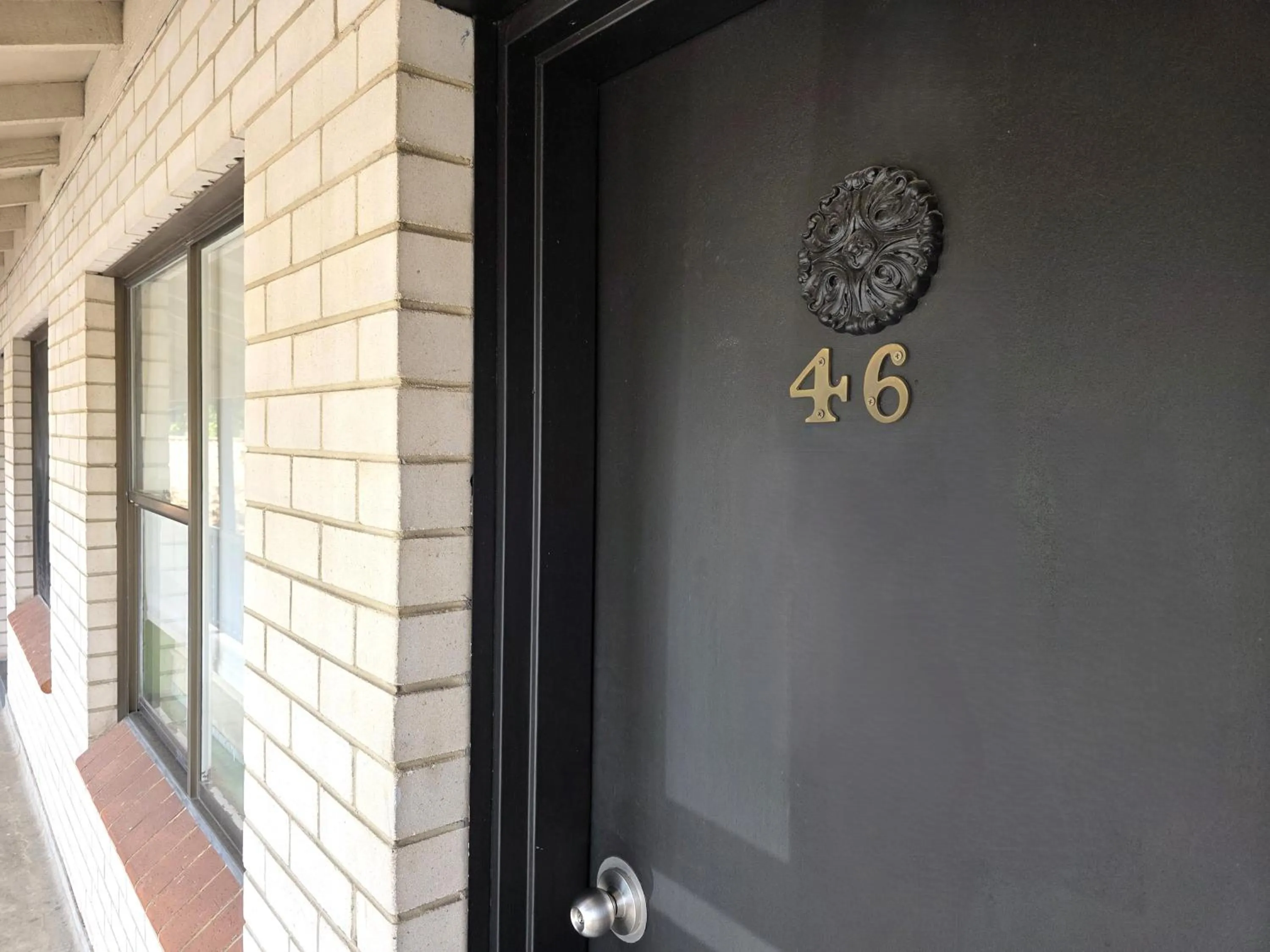 Facade/entrance in El Toro Motel