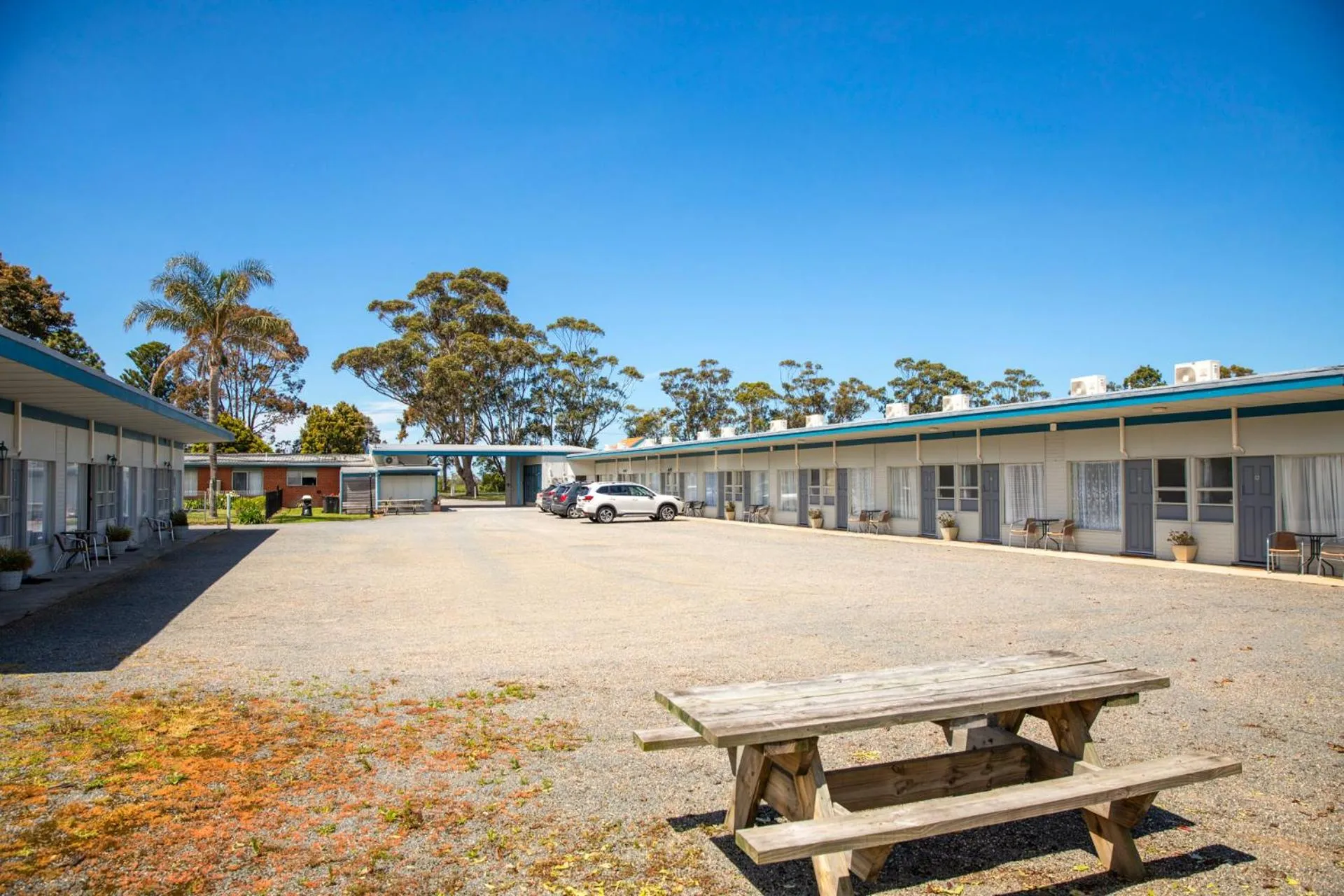 Parking in Ship Inn Motel Yarram