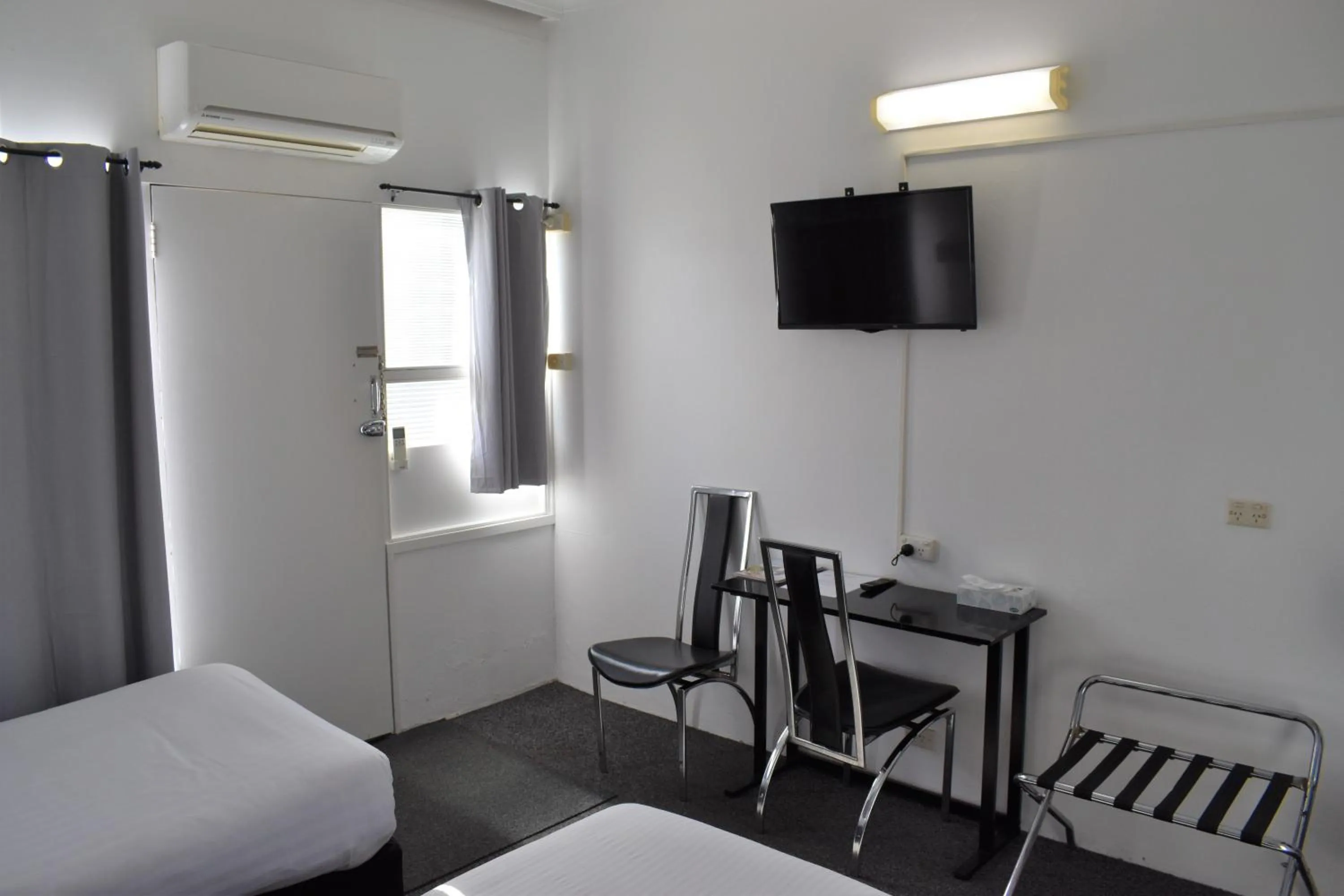 TV and multimedia, Bed in Ship Inn Motel Yarram