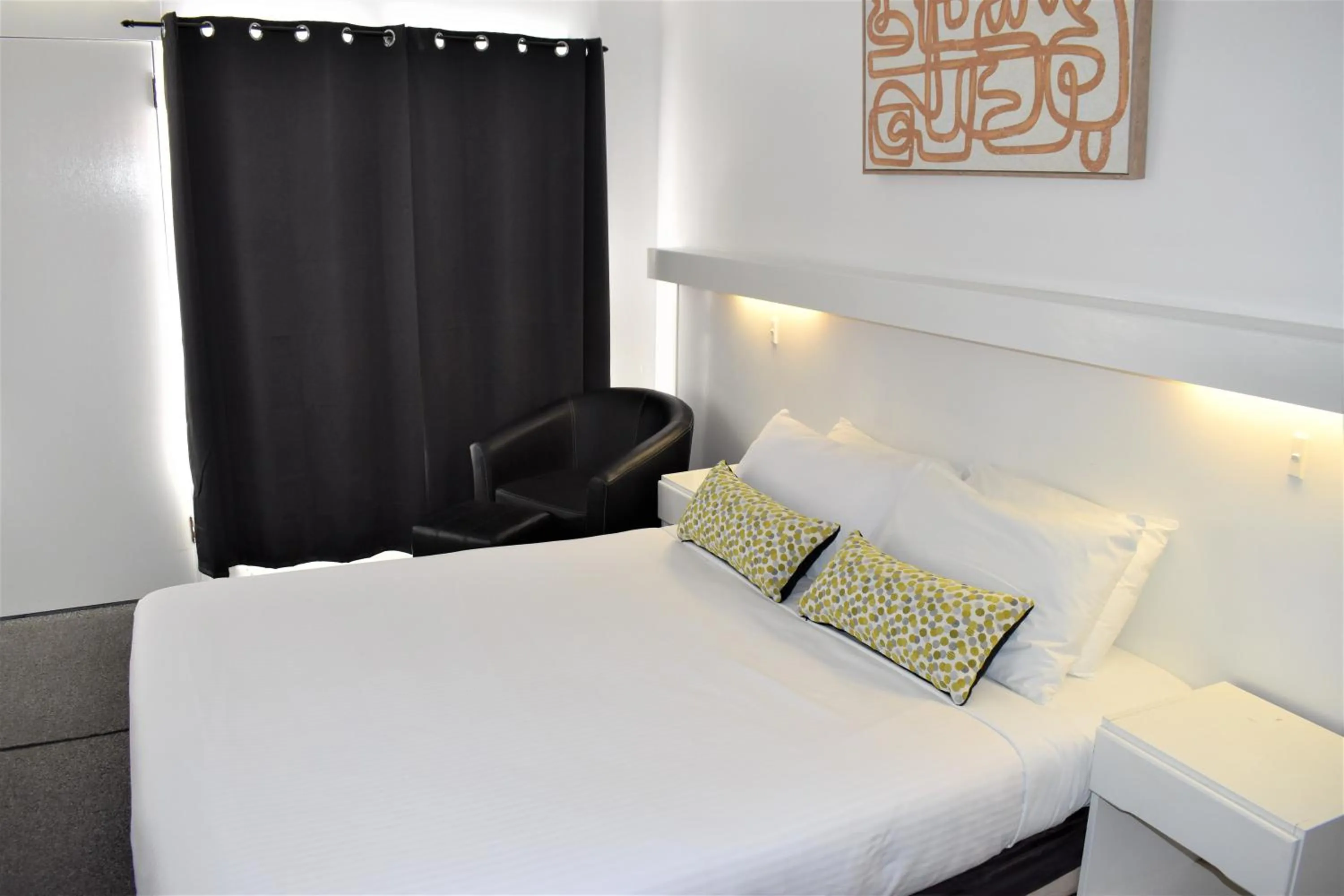 Bed in Ship Inn Motel Yarram