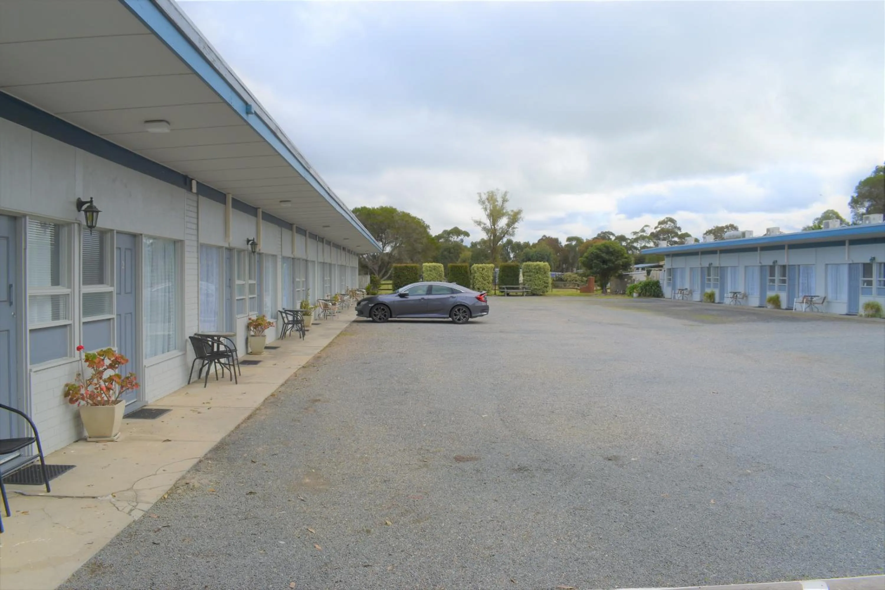 Parking in Ship Inn Motel Yarram