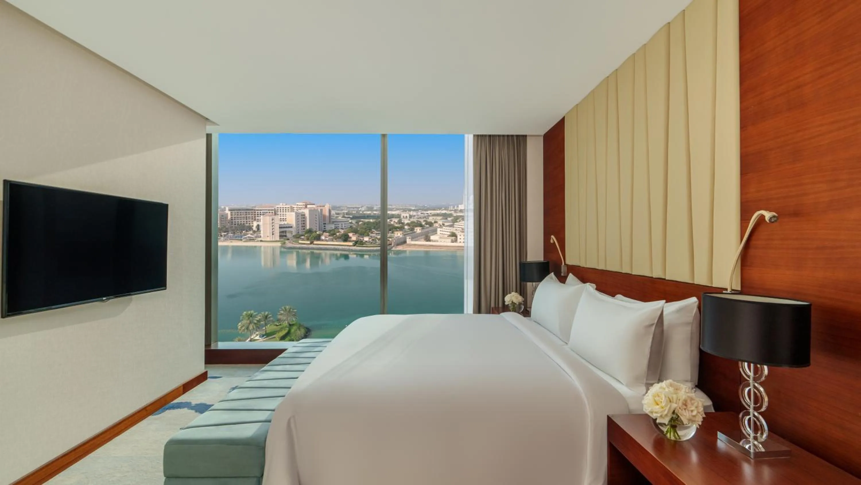 Bedroom, Bed in Fairmont Bab Al Bahr