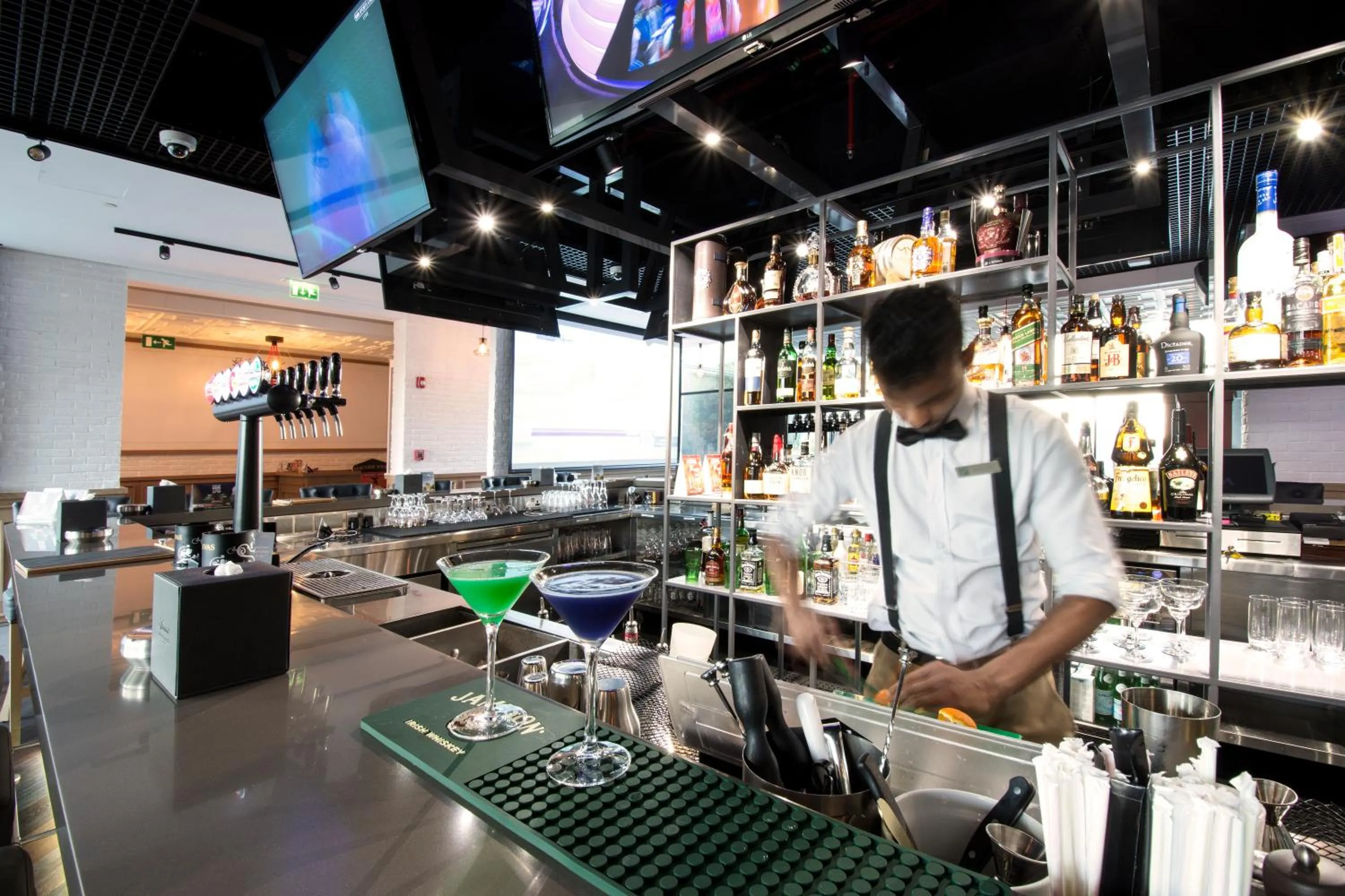 Restaurant/places to eat in Fairmont Bab Al Bahr