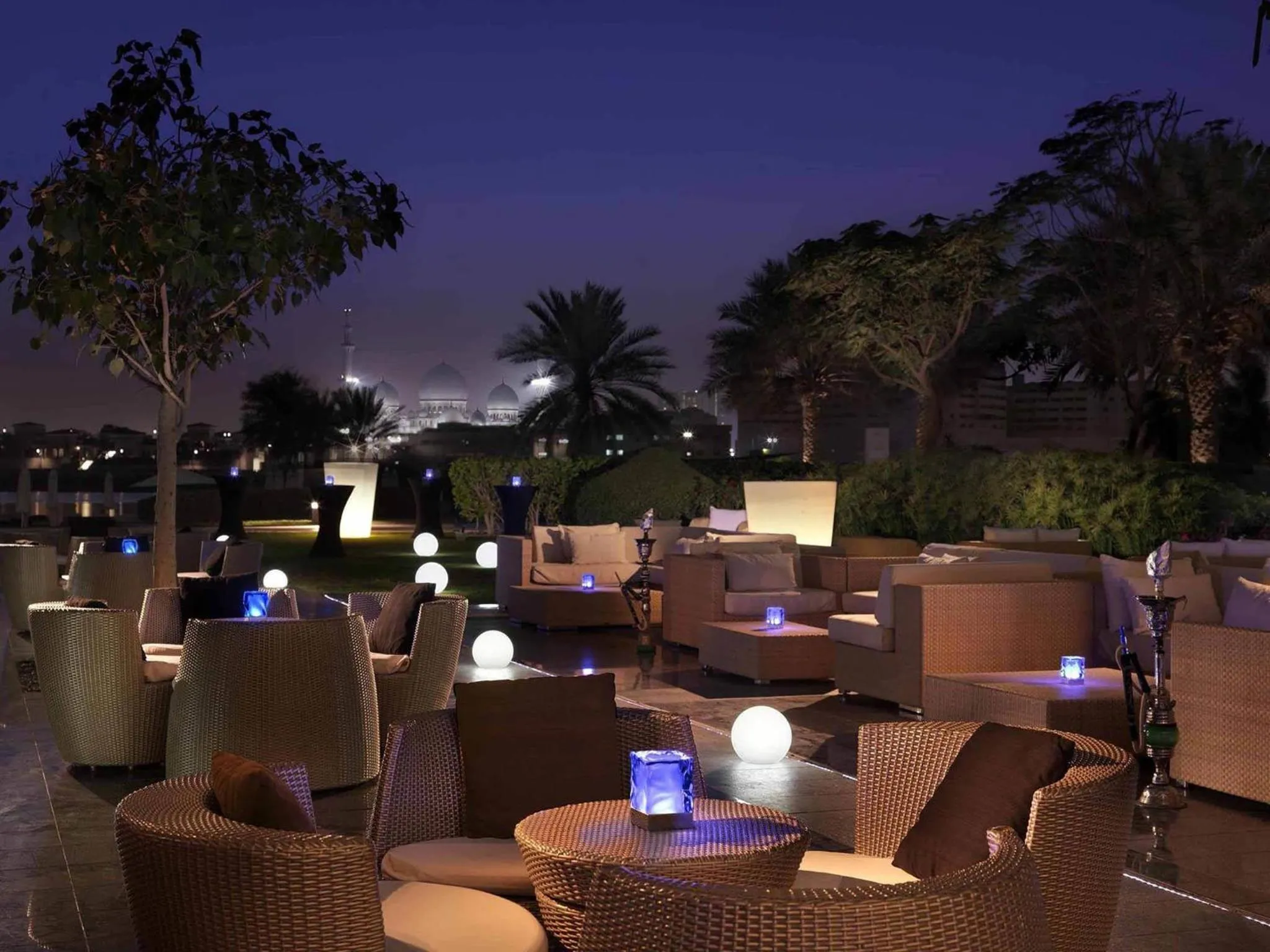 Lounge or bar in Fairmont Bab Al Bahr