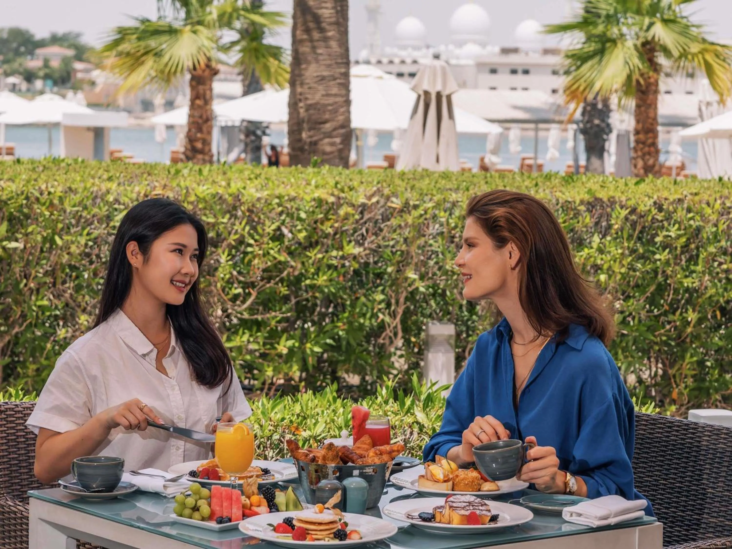 Restaurant/places to eat in Fairmont Bab Al Bahr