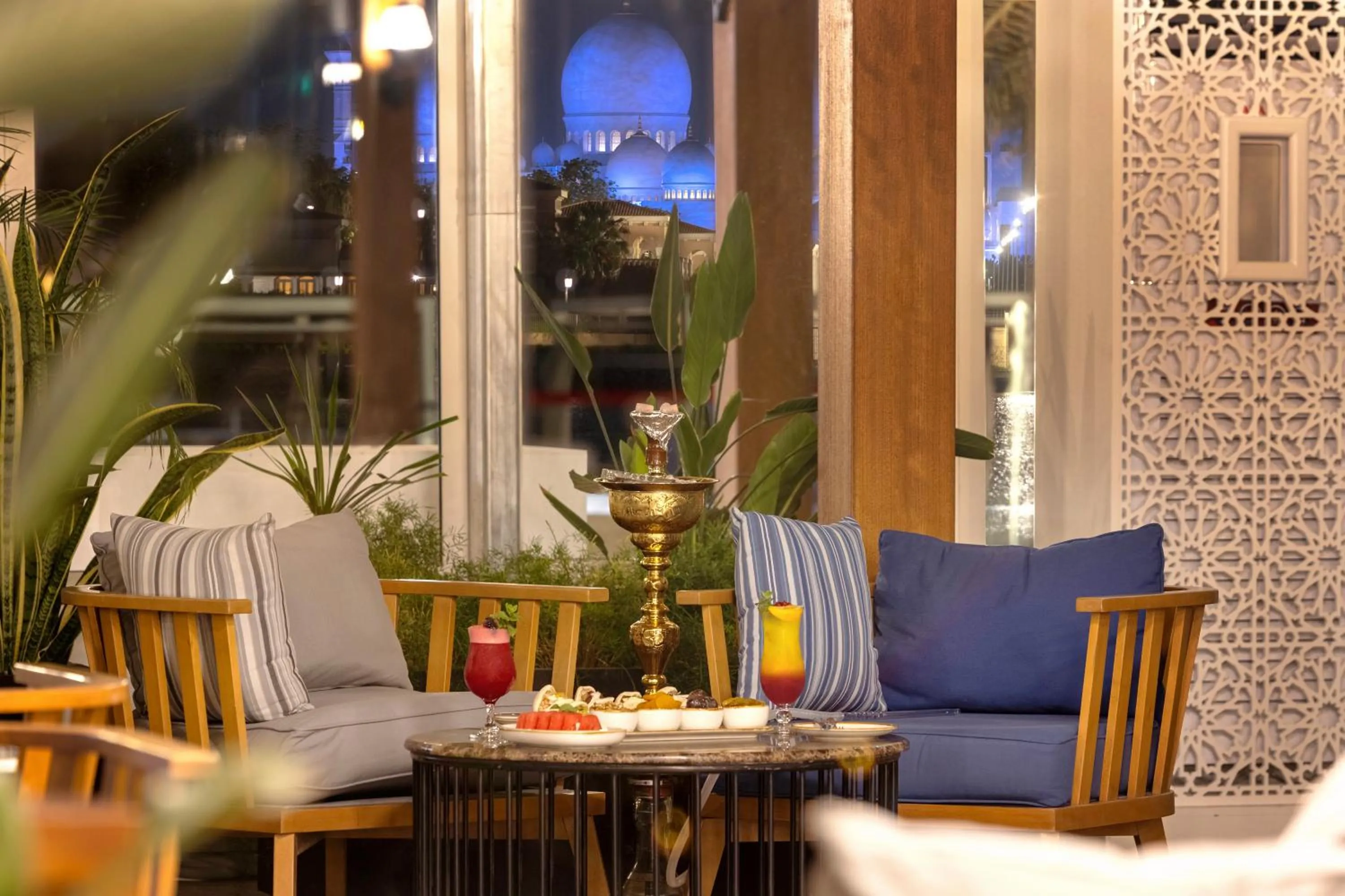 Restaurant/places to eat in Fairmont Bab Al Bahr