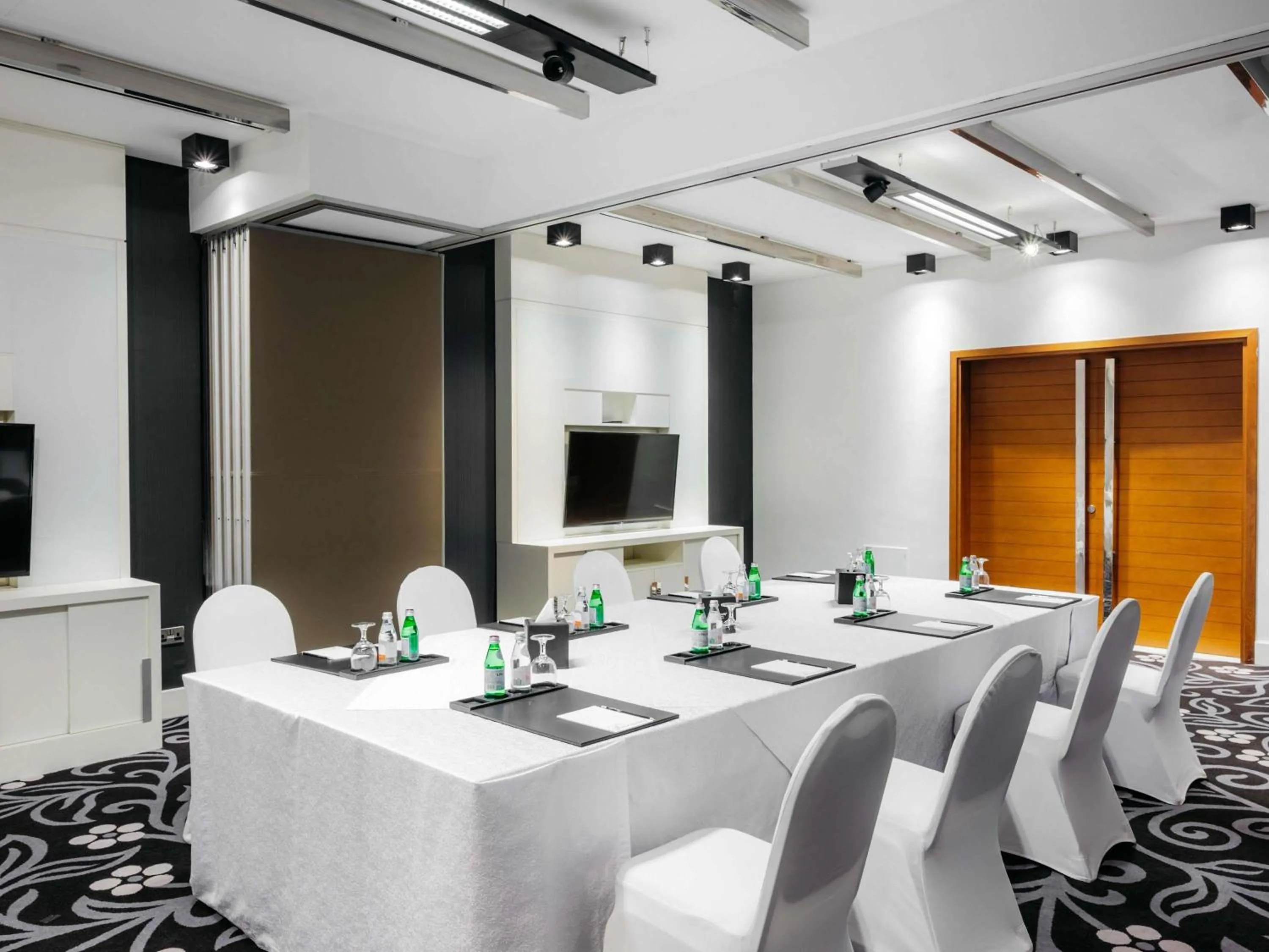 Meeting/conference room in Fairmont Bab Al Bahr