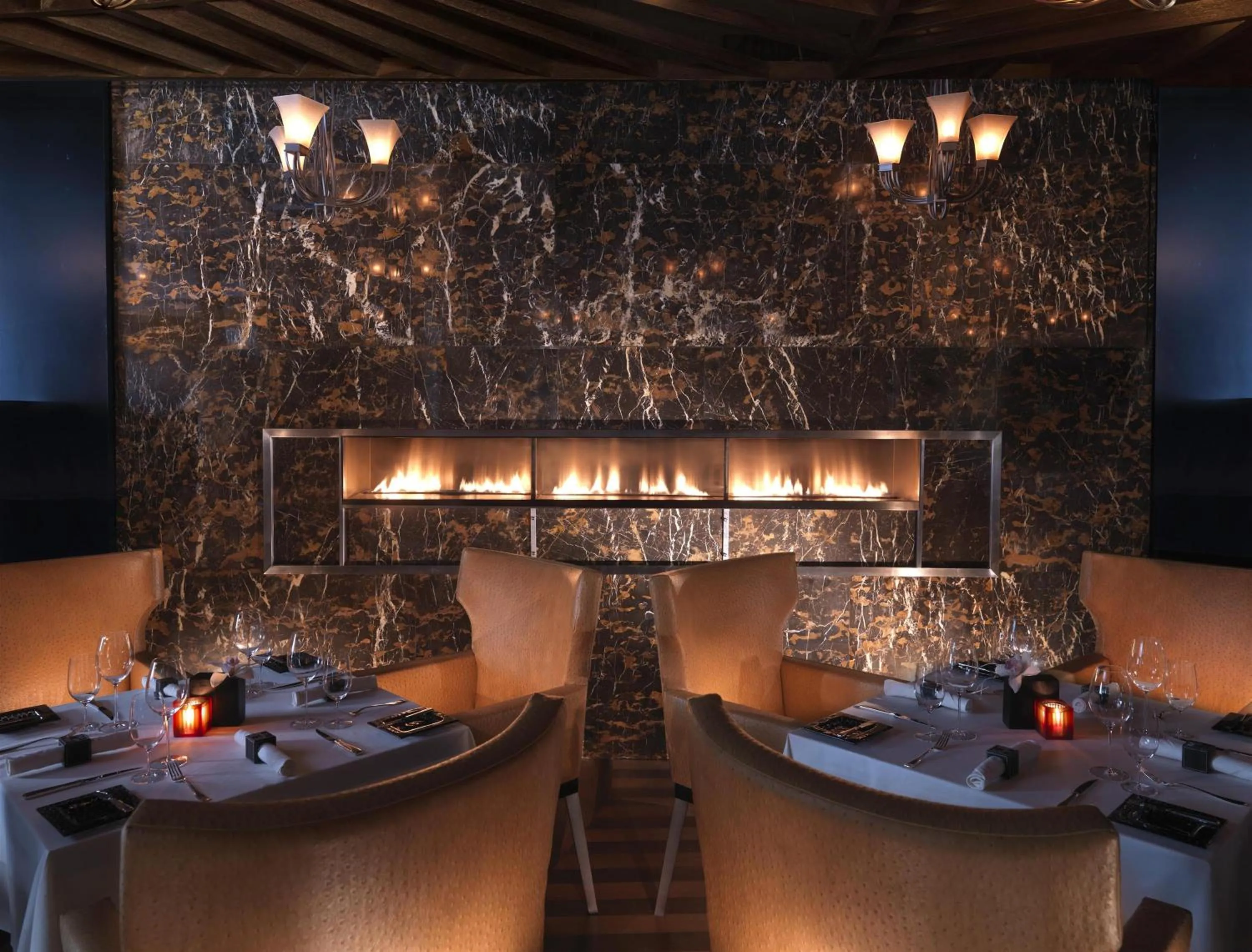 Restaurant/places to eat in Fairmont Bab Al Bahr